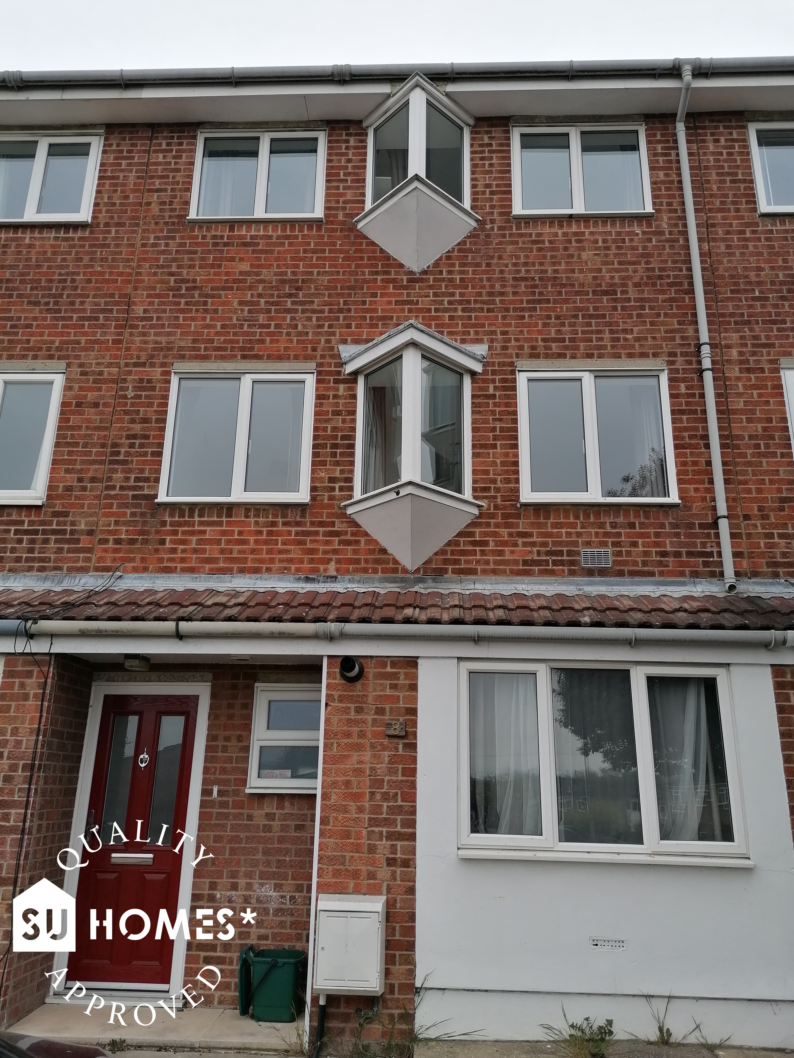 6 bed house to rent in Bennett Court, Colchester 0