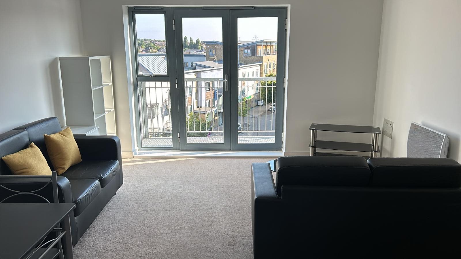 2 bed apartment to rent in Pier Wharf, Quayside Drive  - Property Image 3