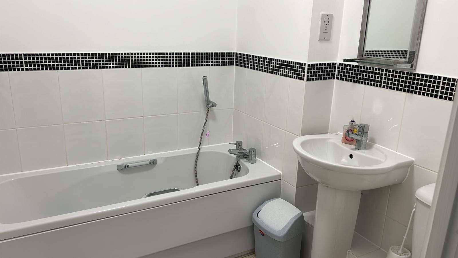 2 bed apartment to rent in Pier Wharf, Quayside Drive, CO2 6