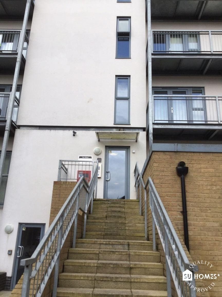 2 bed apartment to rent in Pier Wharf, Quayside Drive, CO2 