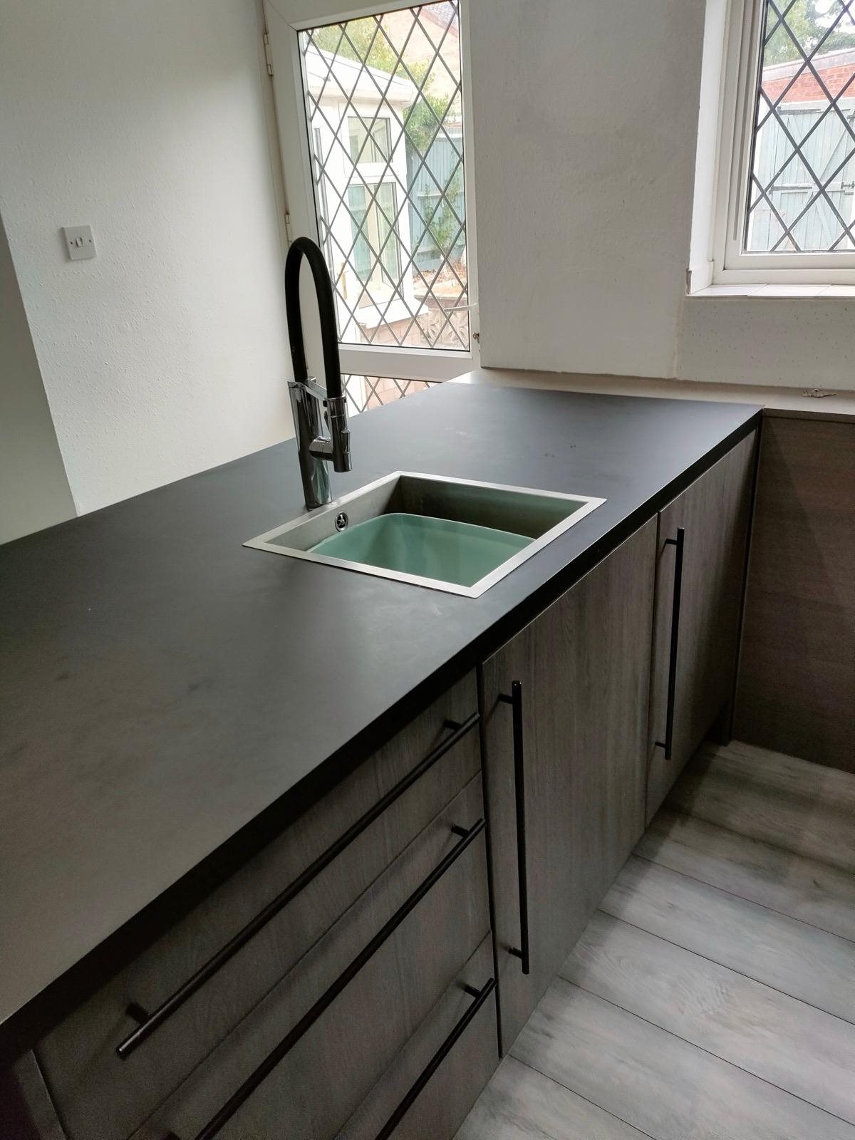 5 bed house to rent in Jessica Close  - Property Image 2