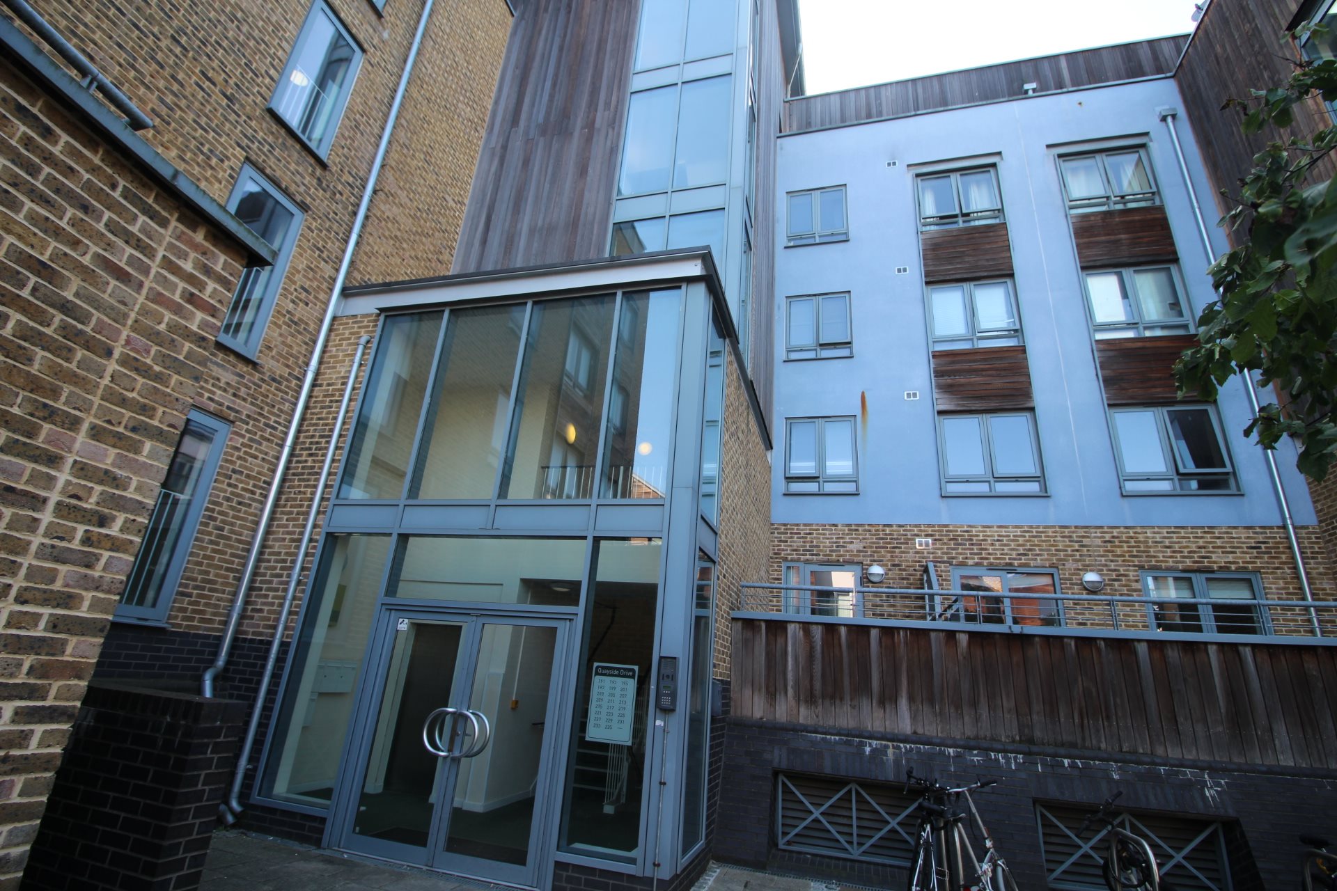 1 bed flat to rent in Quayside Drive 0