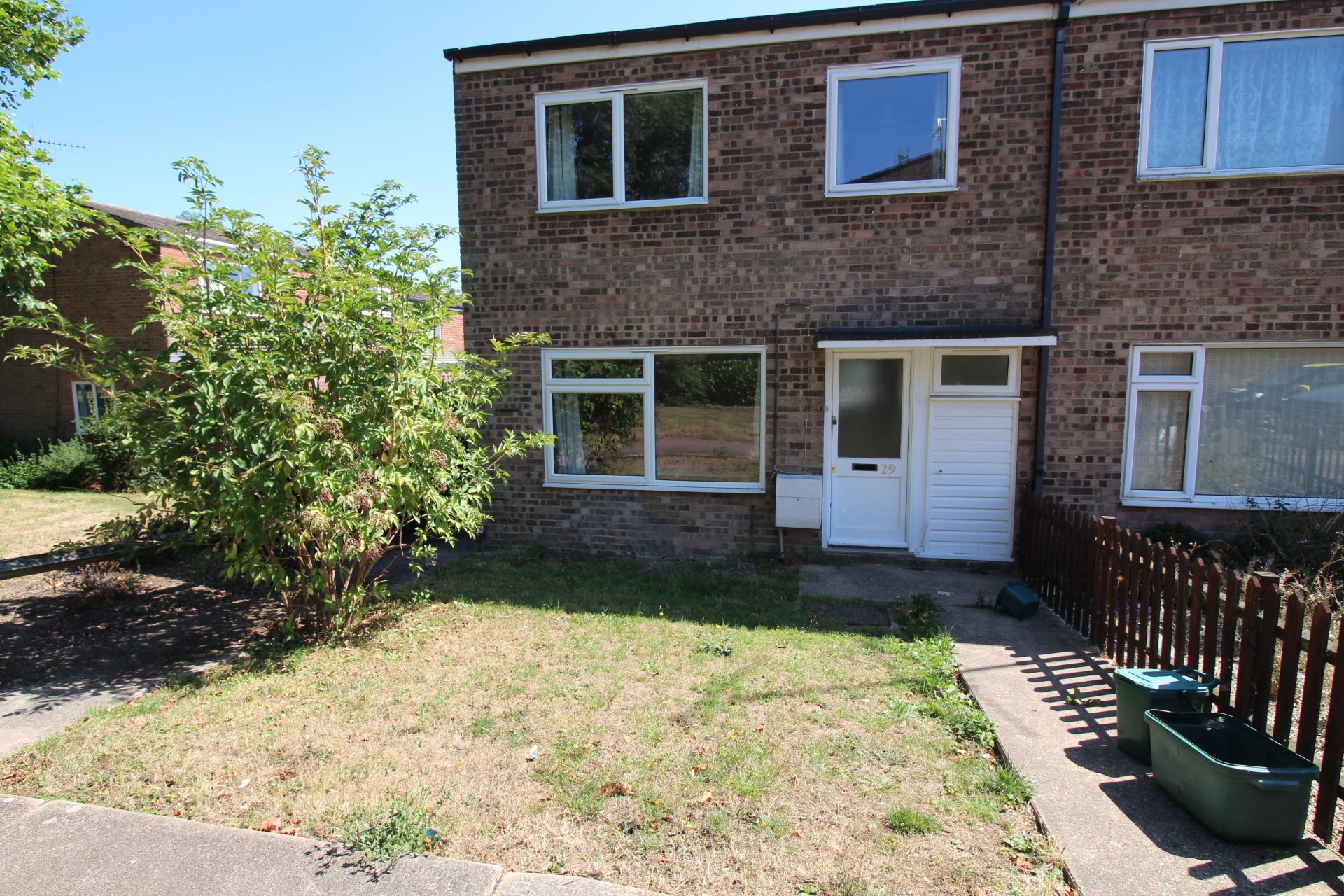 4 bed house to rent in Holborough Close, Colchester, CO4