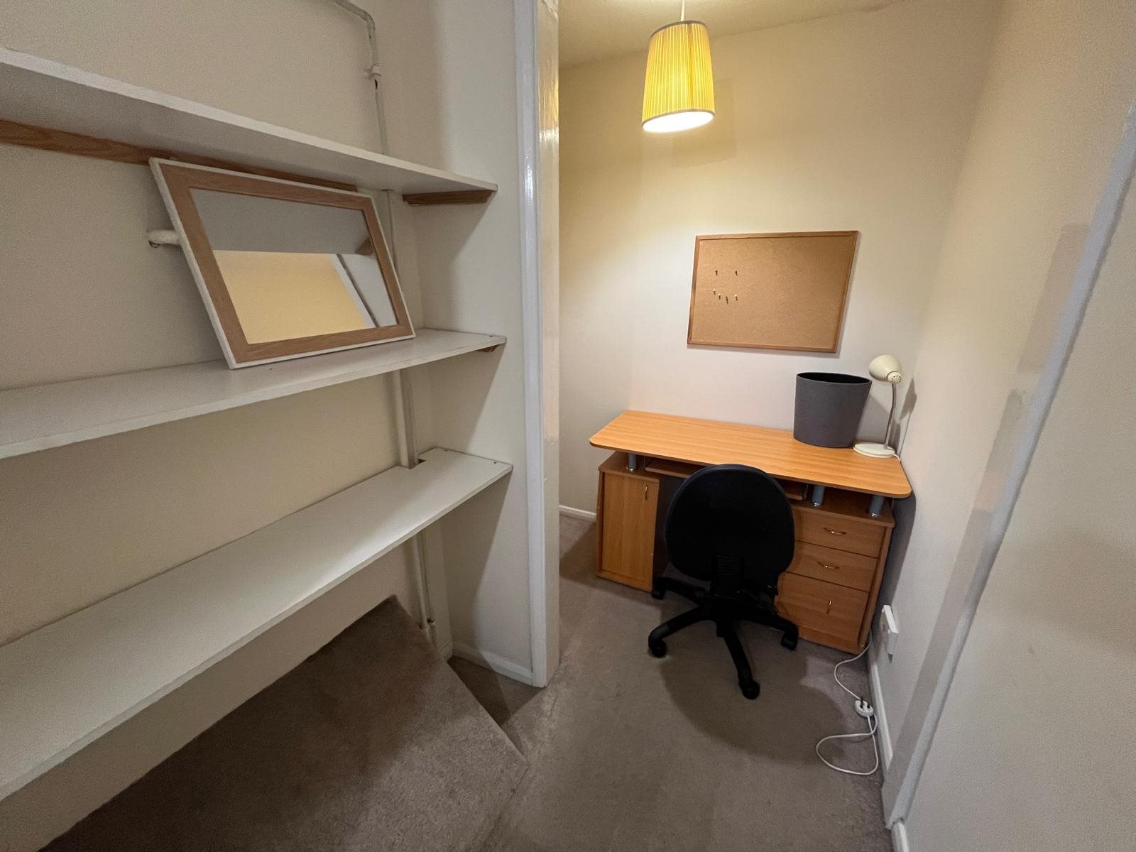 1 bed house / flat share to rent in Sullivan Close, , CO4  - Property Image 2