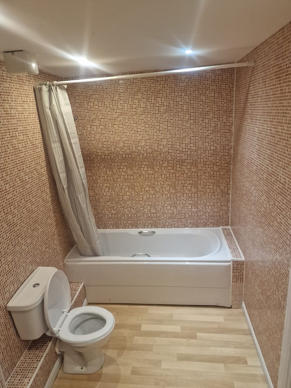 4 bed duplex to rent in Meachen Road, Hythe, CO2 3