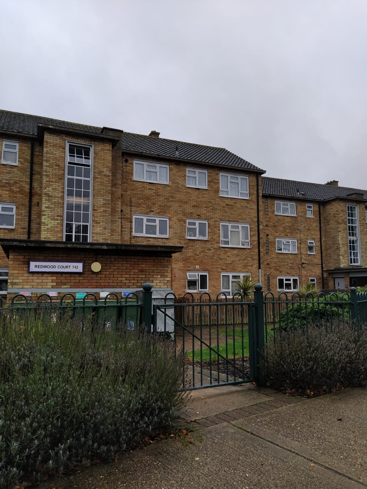 3 bed flat to rent in Redwood Court, Colchester 0