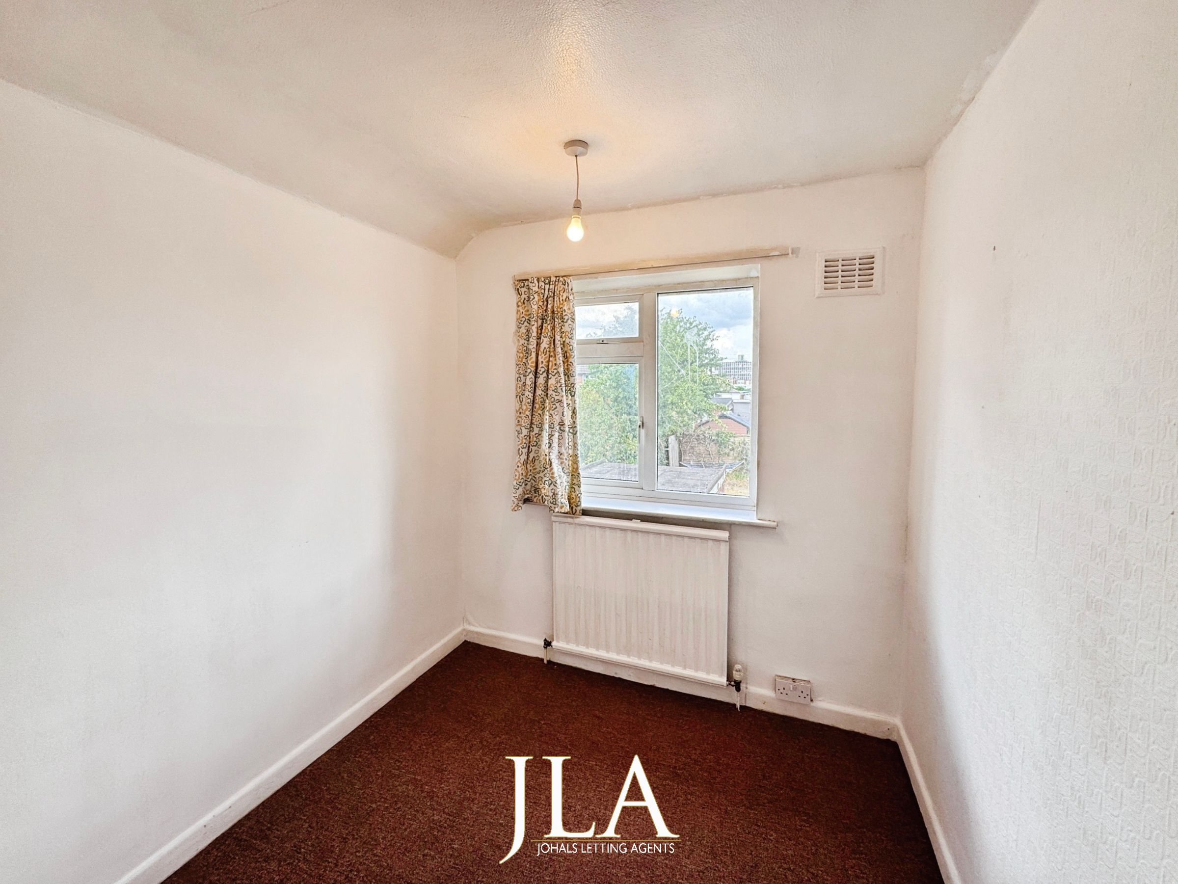 3 bed semi-detached house to rent in Brabazon Road, Leicester 8