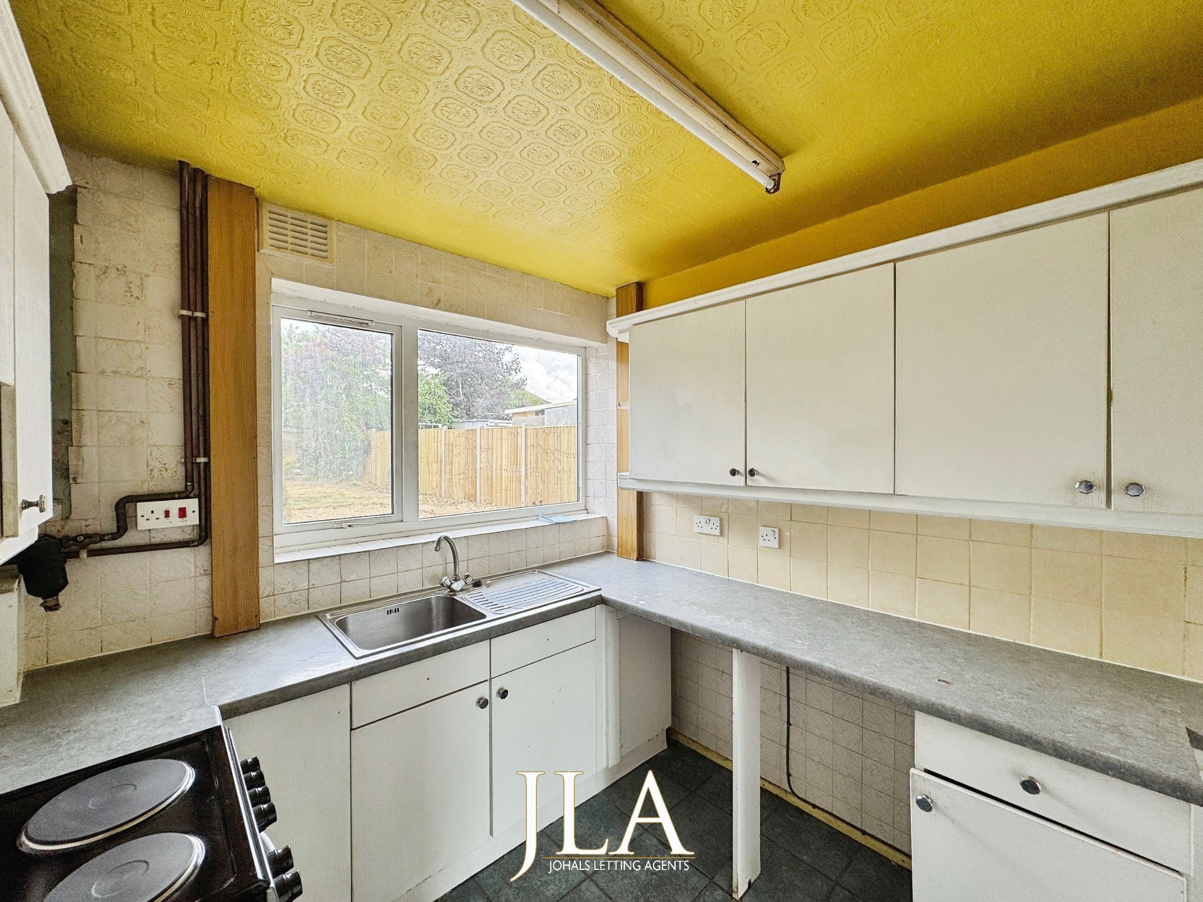 3 bed semi-detached house to rent in Brabazon Road, Leicester 5