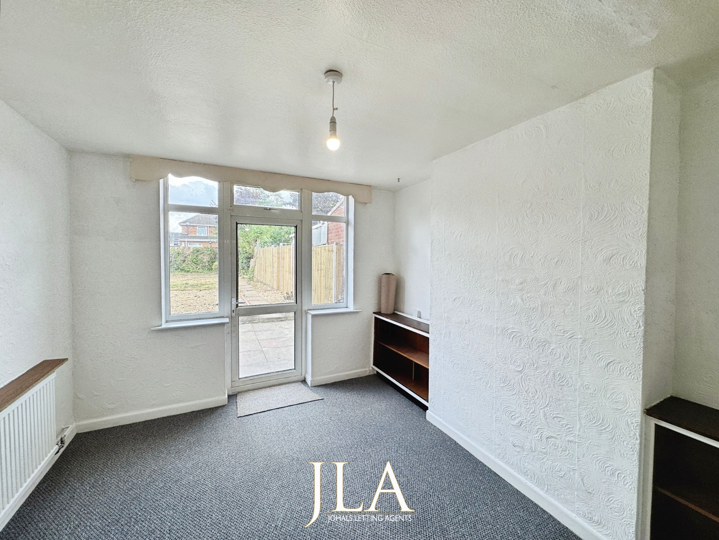 3 bed semi-detached house to rent in Brabazon Road, Leicester 1