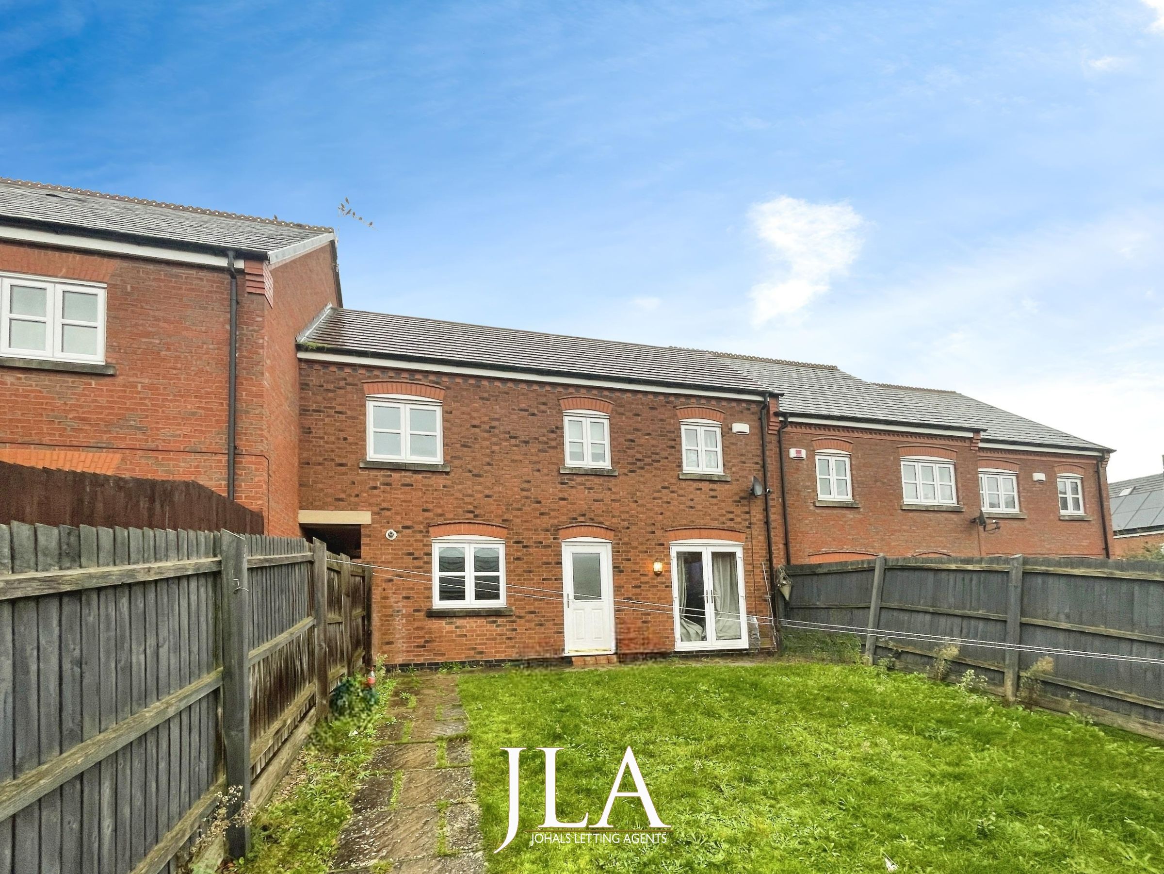 3 bed terraced house to rent in Little Connery Leys, Leicester 2