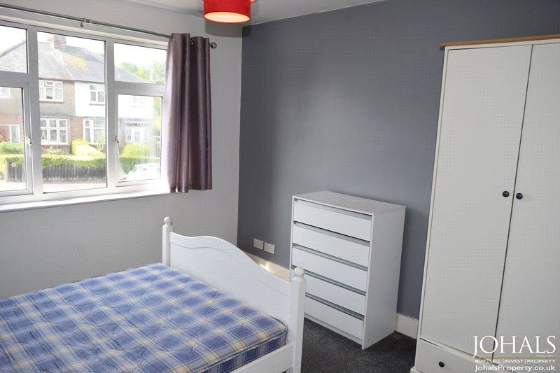 3 bed semi-detached house to rent in Houlditch Road, Leicester 8