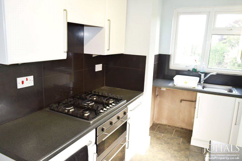 3 bed semi-detached house to rent in Houlditch Road, Leicester 9