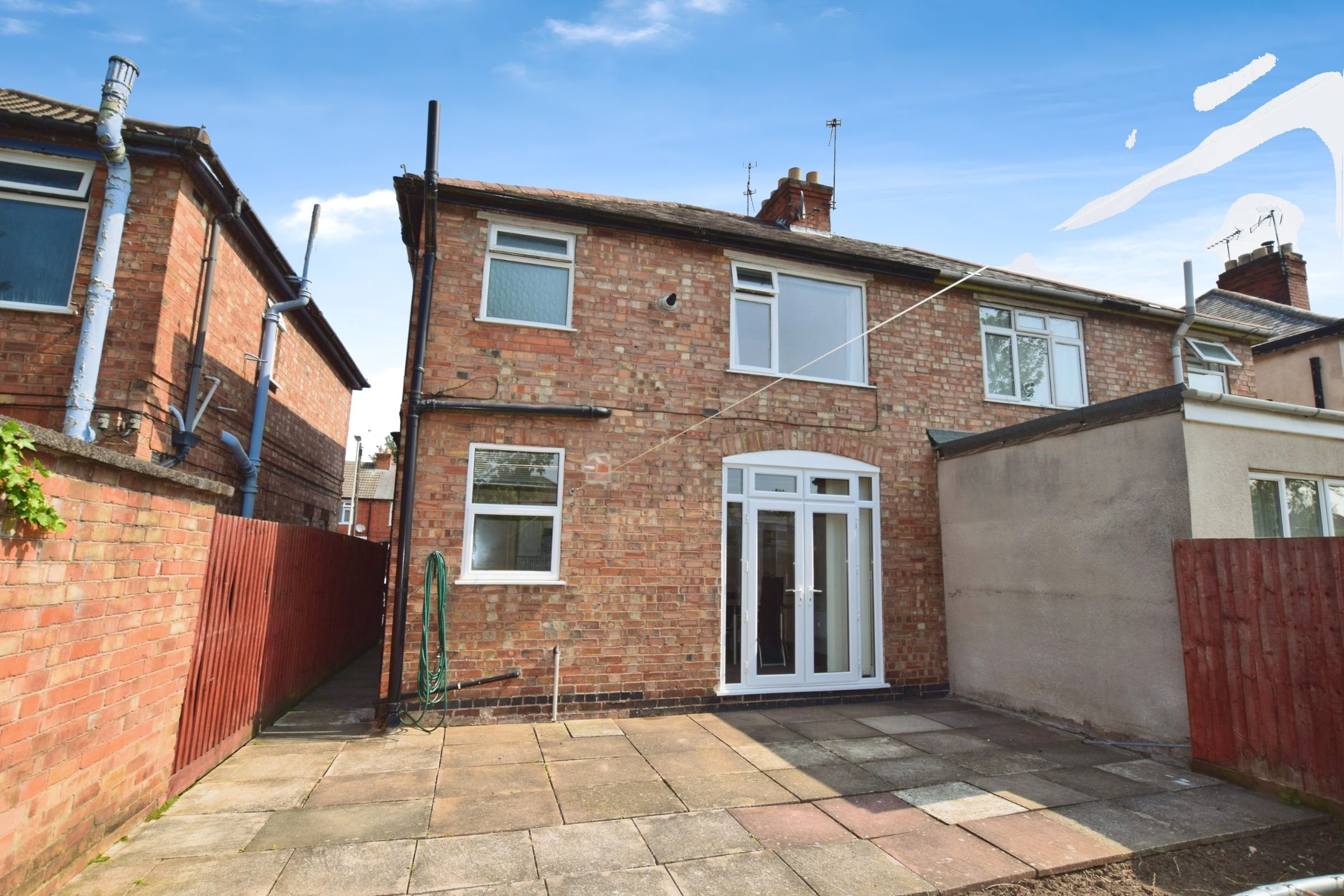 3 bed semi-detached house to rent in Evesham Road, Leicester 9