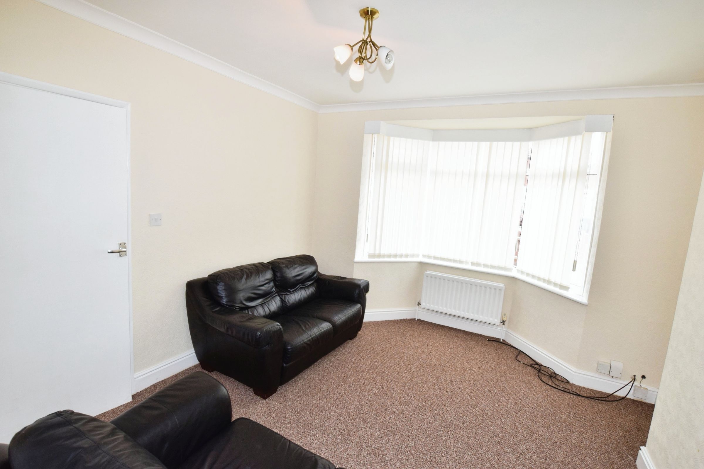 3 bed semi-detached house to rent in Evesham Road, Leicester 4