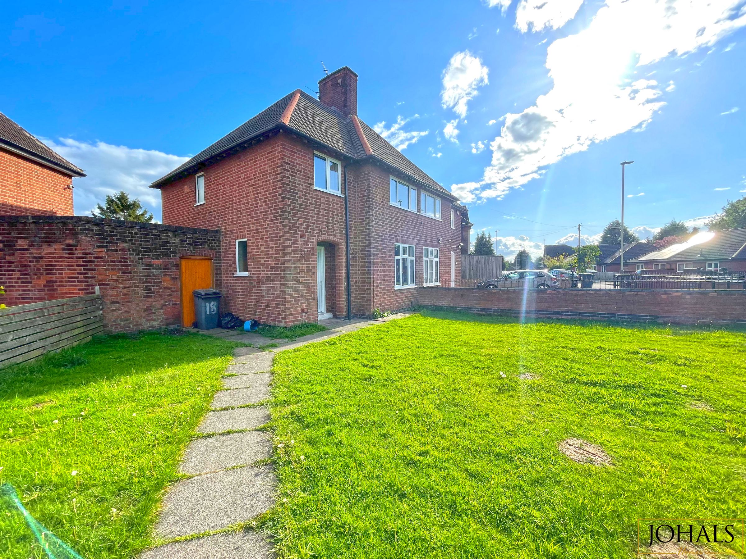 3 bed semi-detached house to rent in New Fields Square, Leicester, LE3