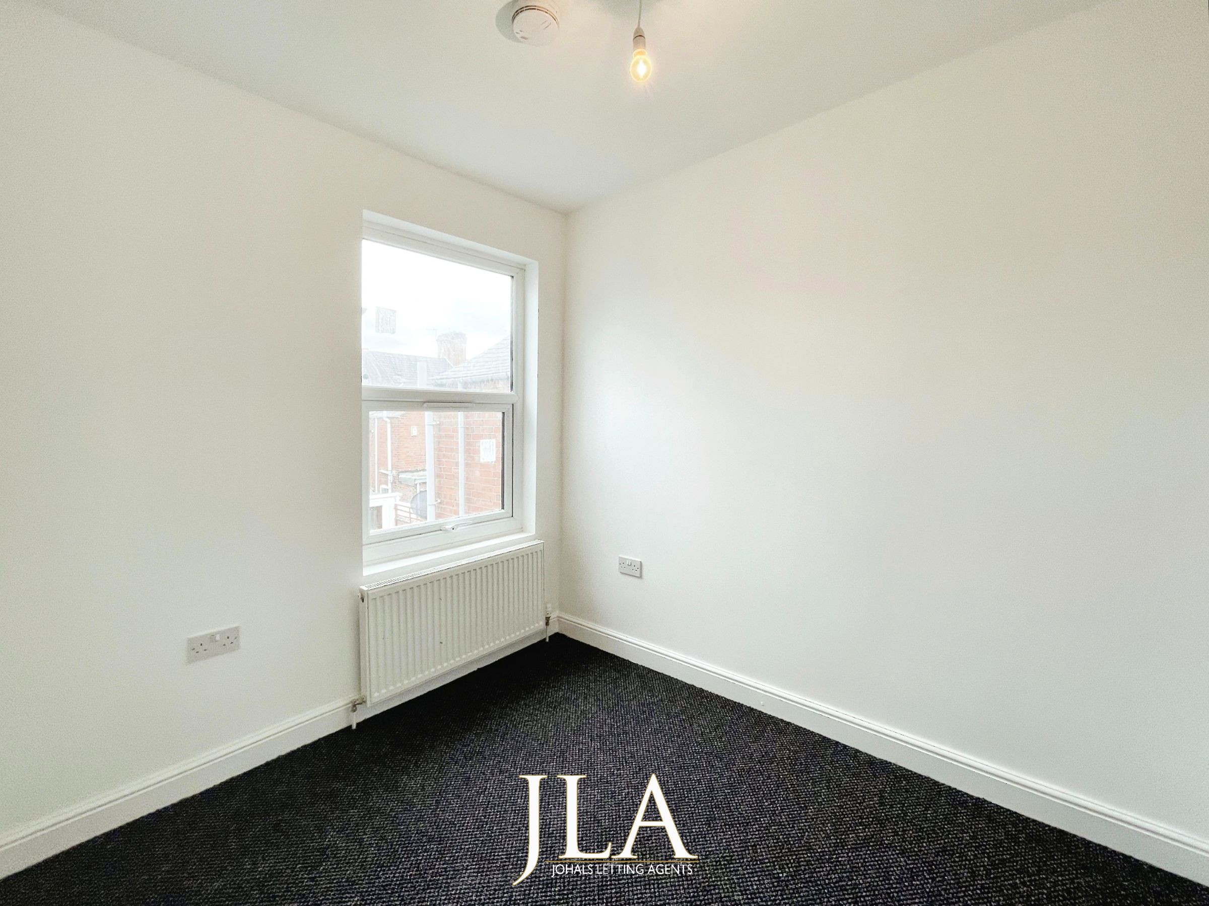 4 bed terraced house to rent in Luther Street, Leicester 9