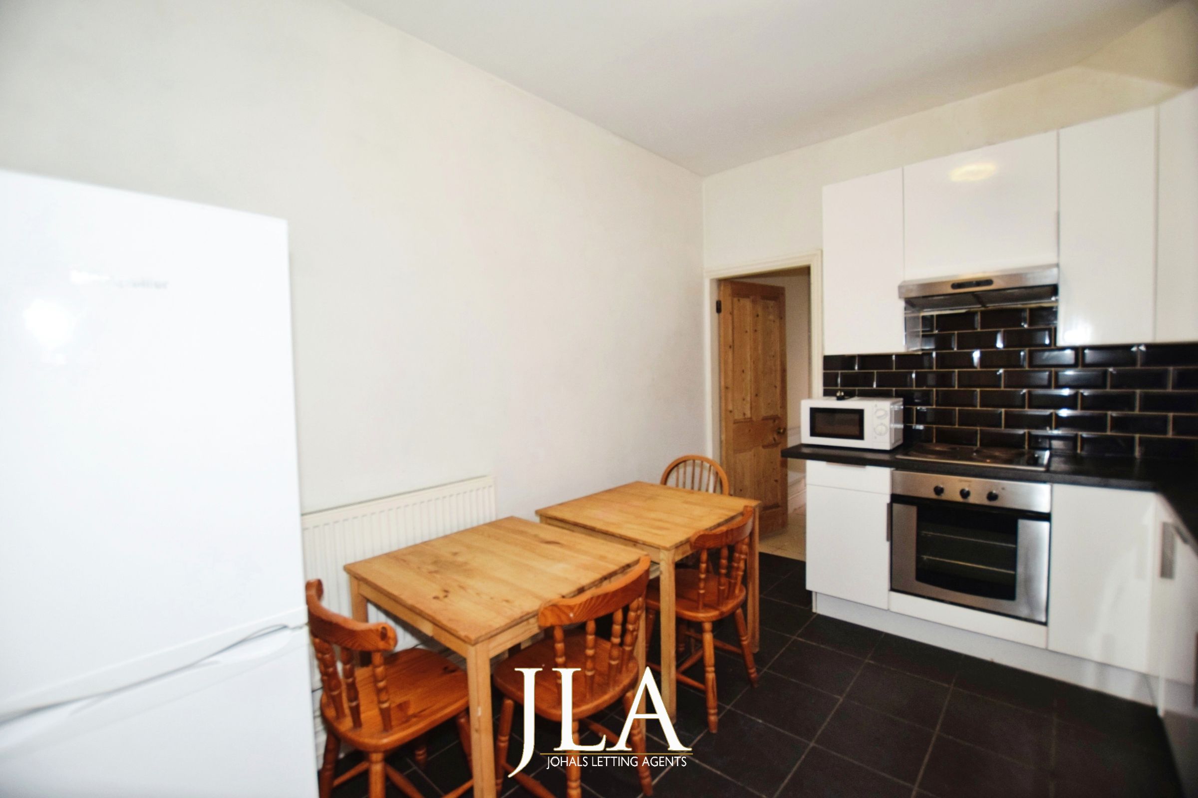 4 bed terraced house to rent in St. Albans Road, Leicester 3