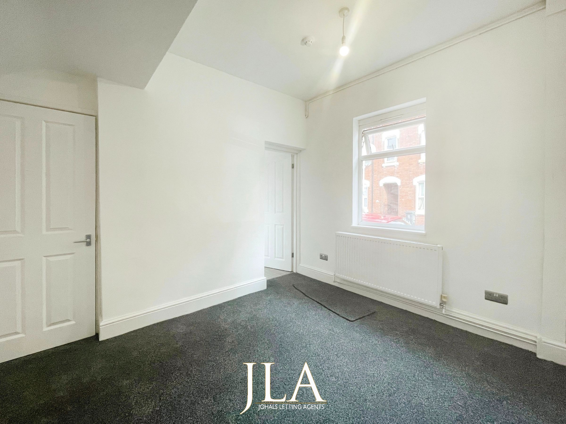 2 bed flat to rent in Filbert Street East, Leicester 5