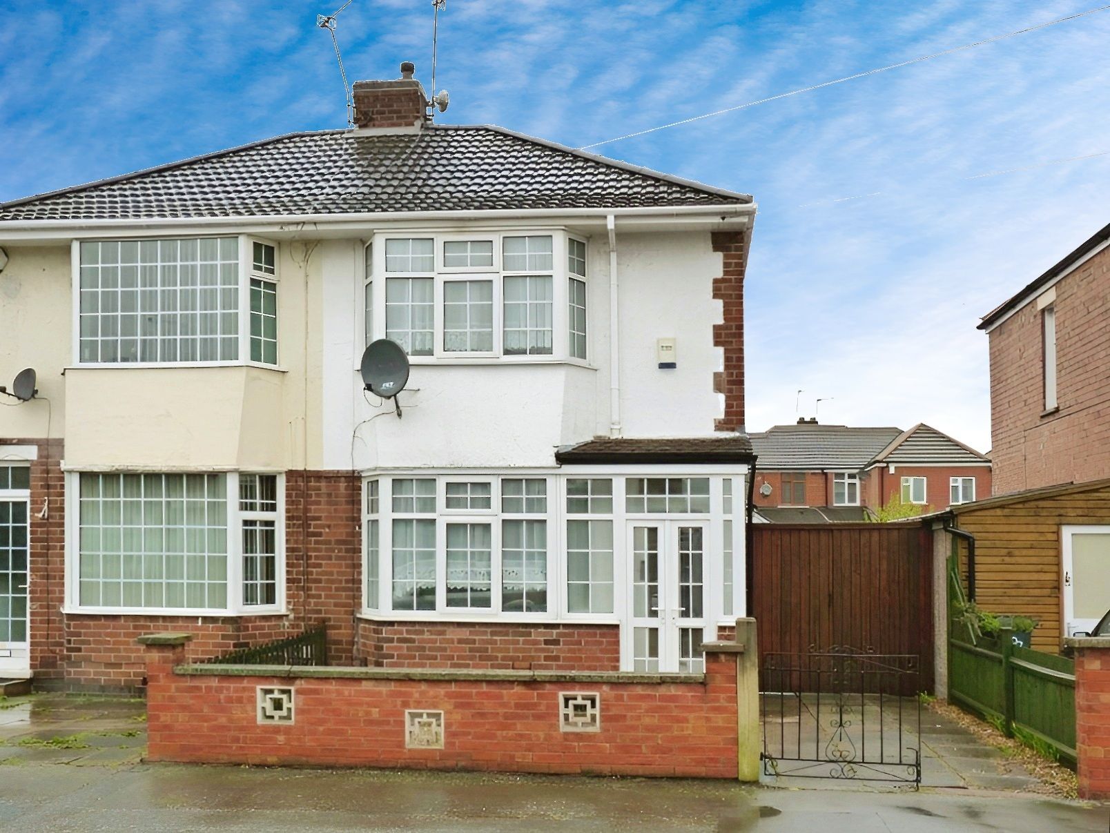 3 bed semi-detached house to rent in Roseway, Leicester  - Property Image 1