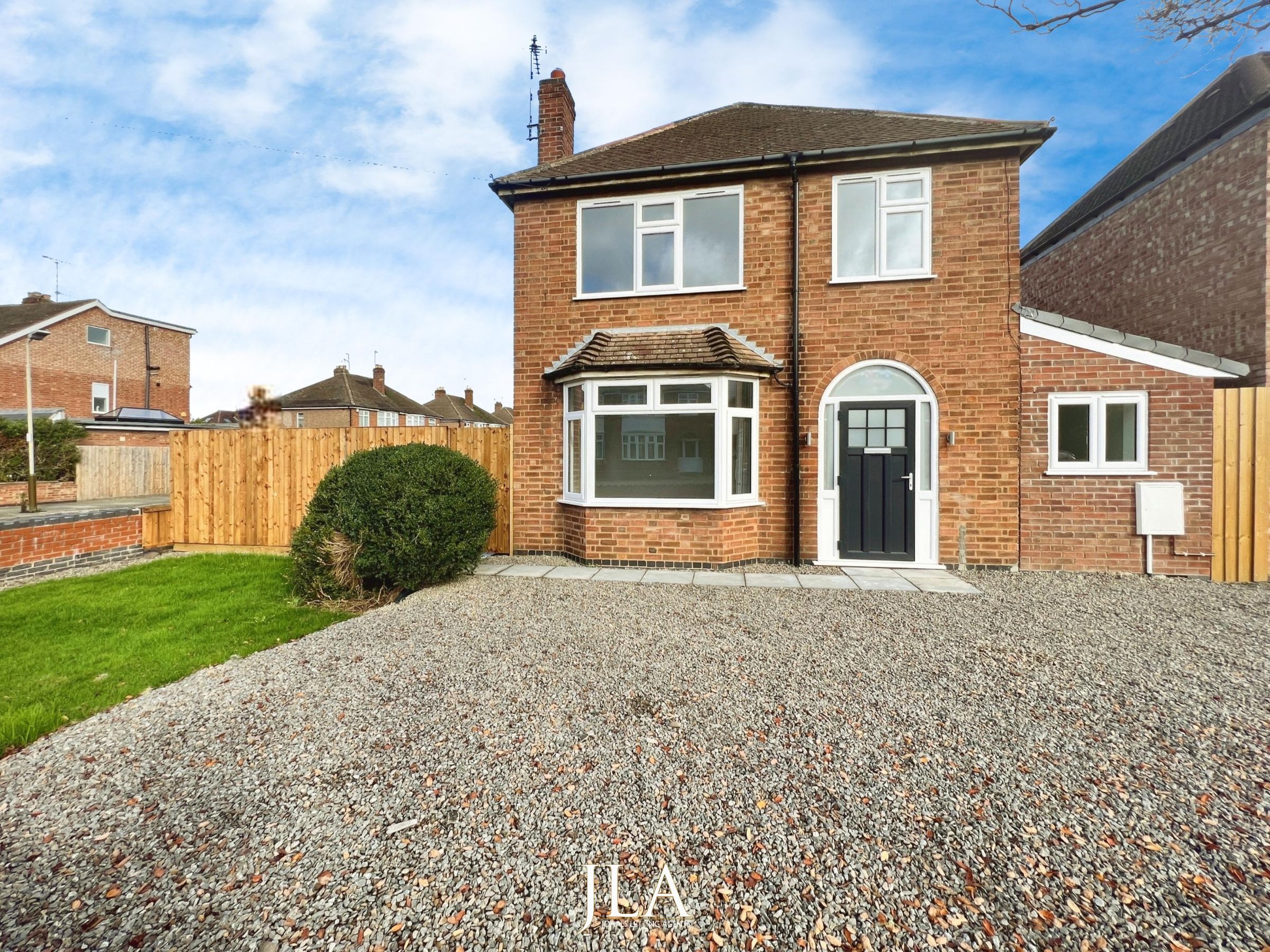 3 bed detached house to rent in South Kingsmead Road, Leicester  - Property Image 1