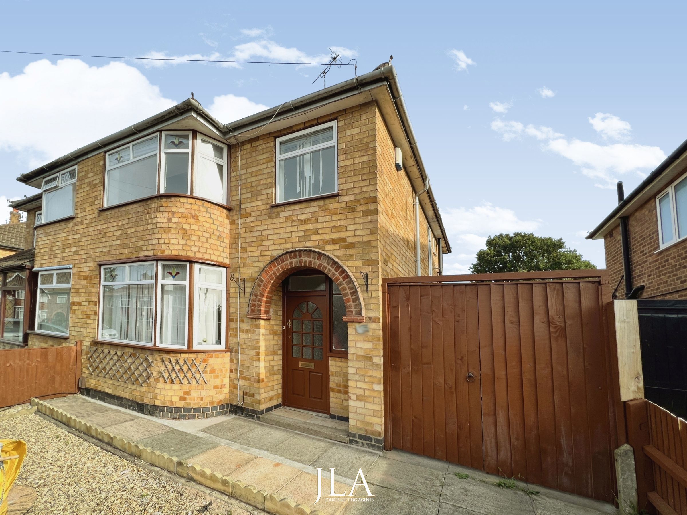 3 bed semi-detached house to rent in Mossdale Road, Leicester - Property Image 1