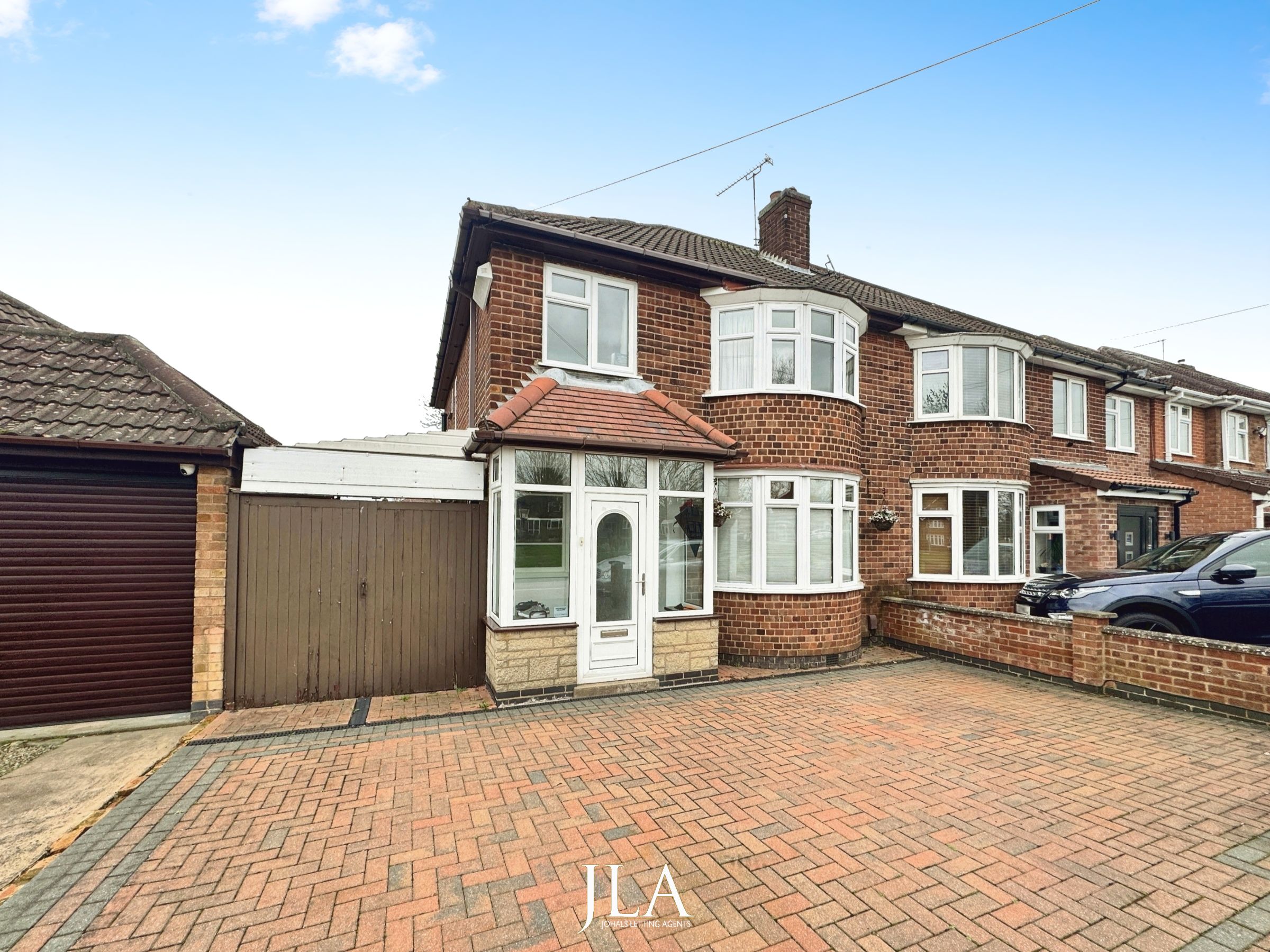 3 bed semi-detached house to rent in Kingsway, Leicester 0