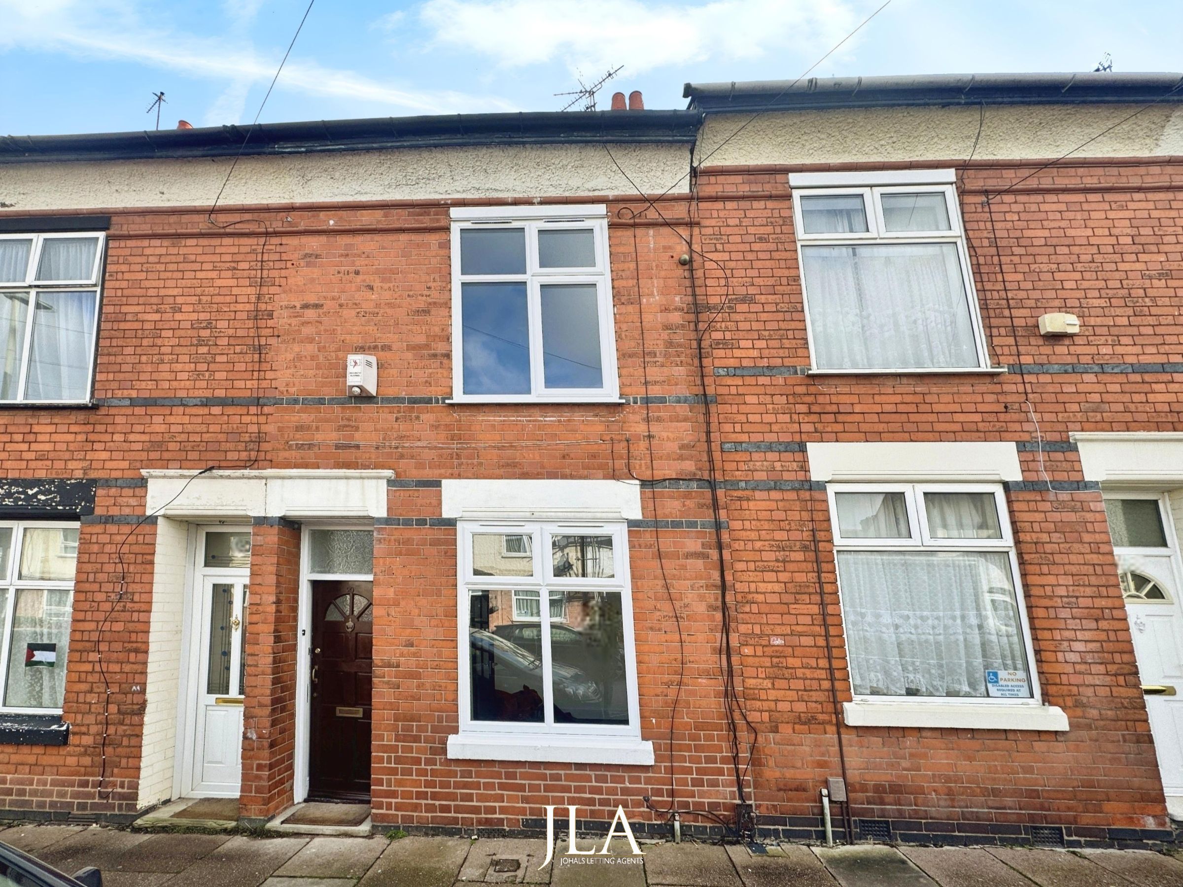 3 bed terraced house to rent in Halsbury Street, Leicester, LE2 