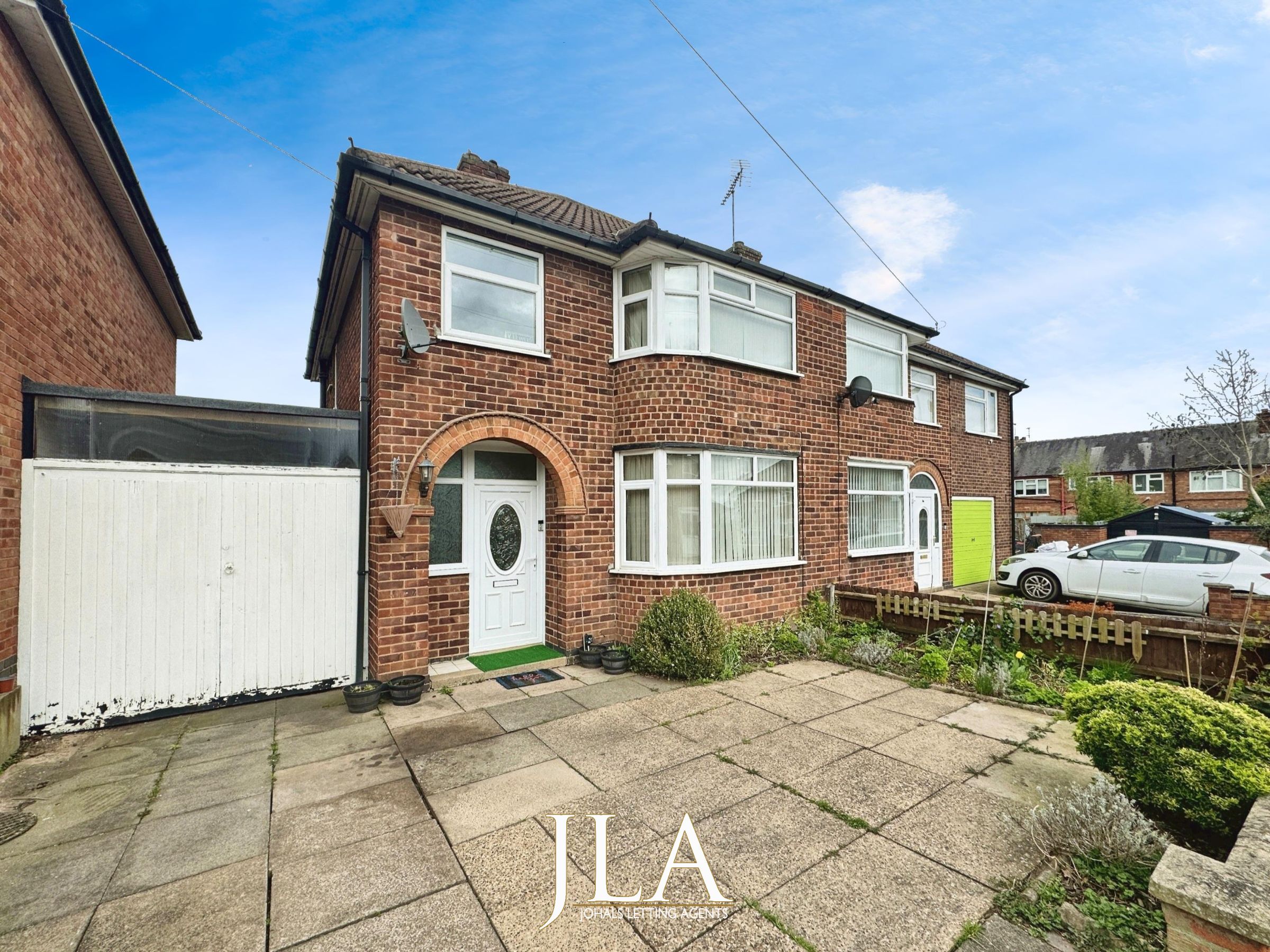 3 bed semi-detached house to rent in Edenhurst Avenue, Leicester, LE3 