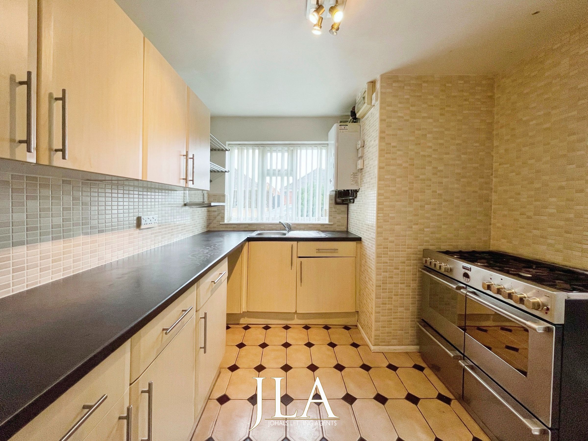 4 bed detached house to rent in Amy Street, Leicester  - Property Image 3