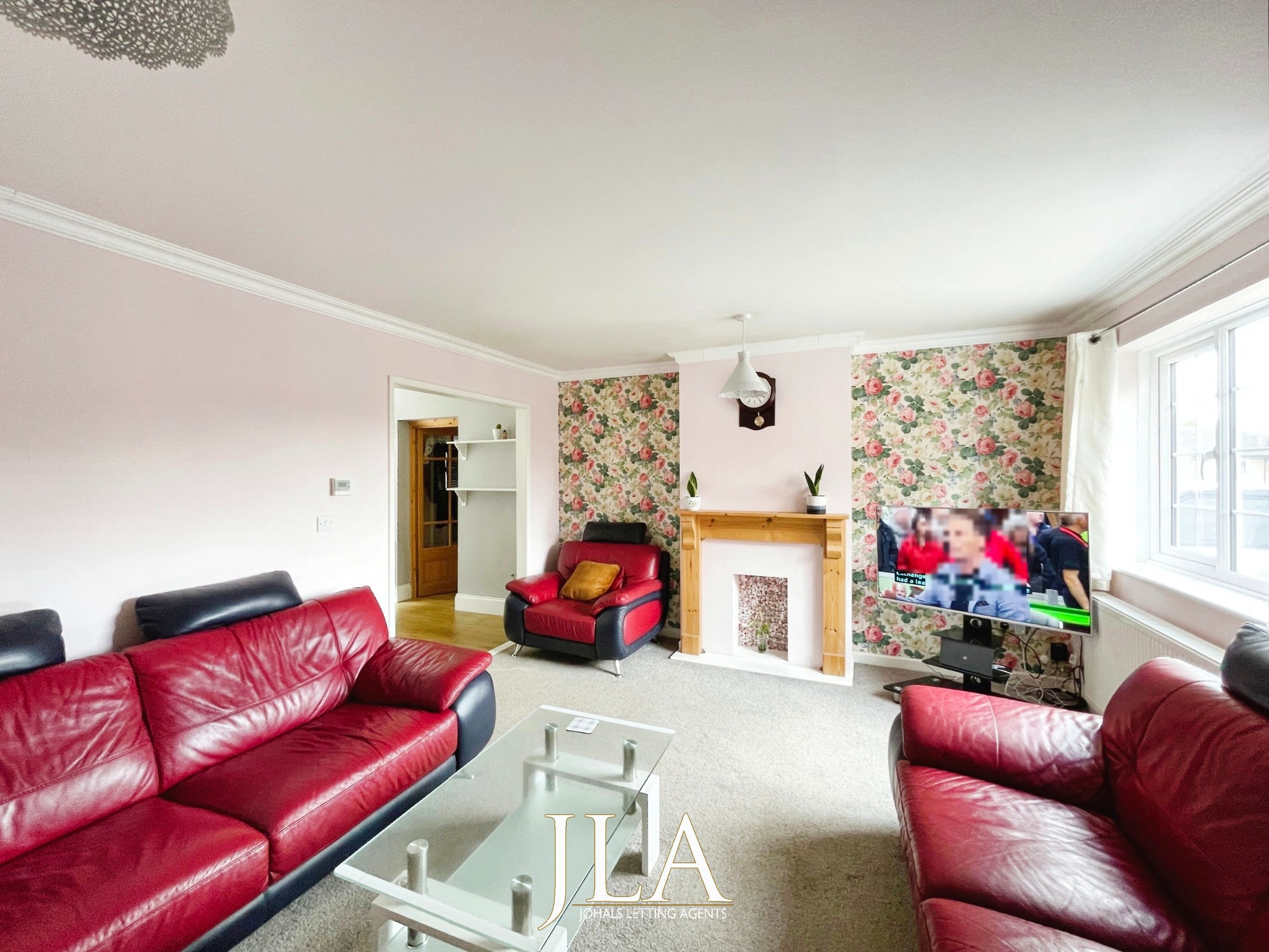 4 bed detached house to rent in Blackthorn Drive, Leicester  - Property Image 2