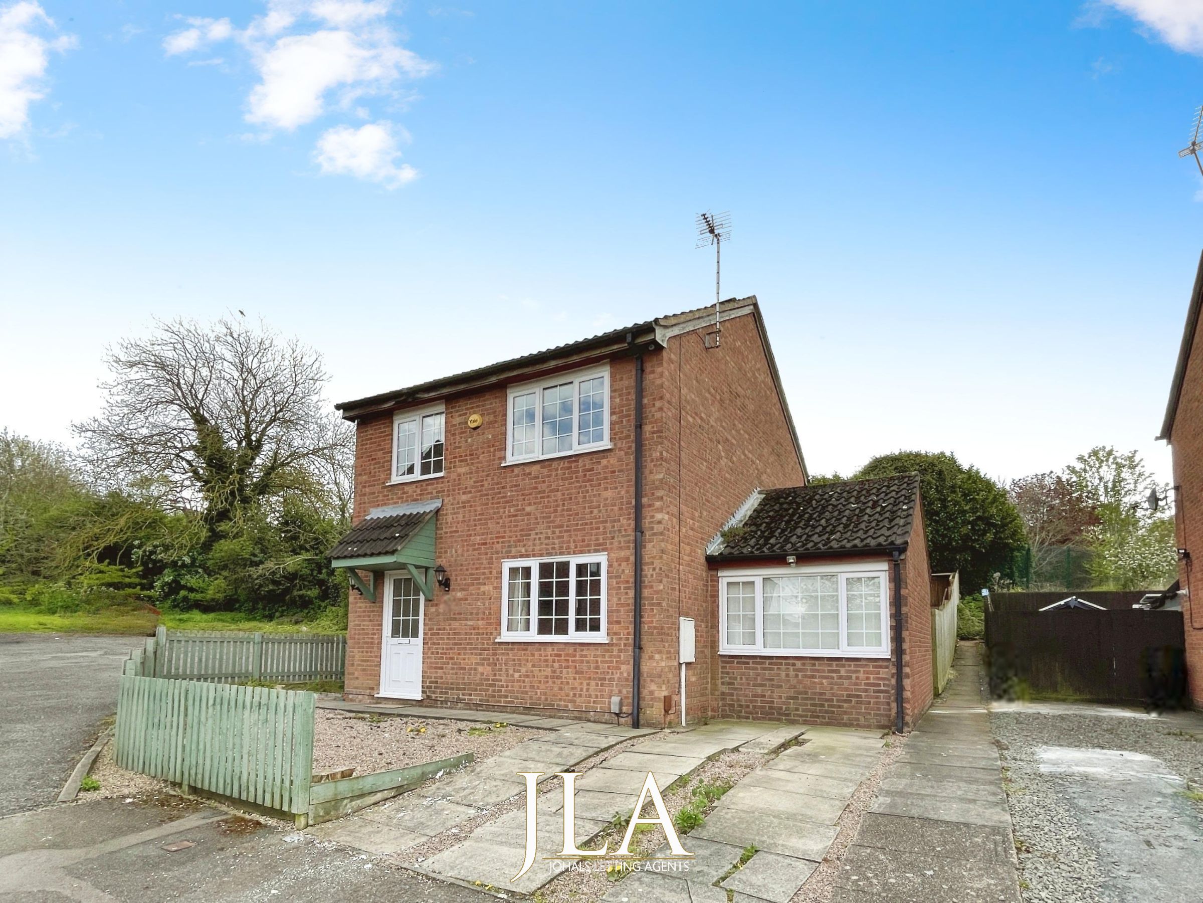 4 bed detached house to rent in Blackthorn Drive, Leicester  - Property Image 1