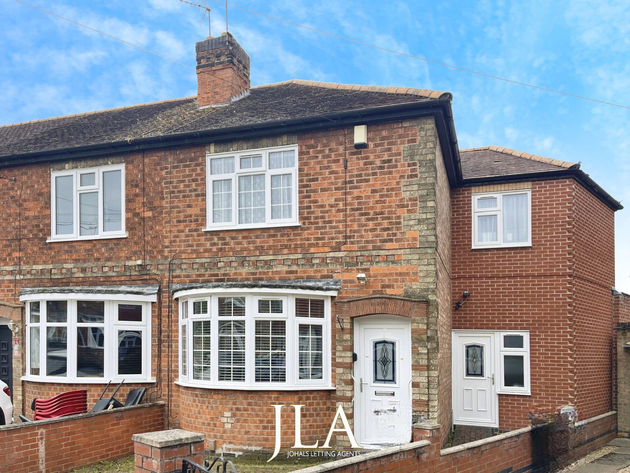 3 bed semi-detached house to rent in The Greenway, Leicester, LE4 