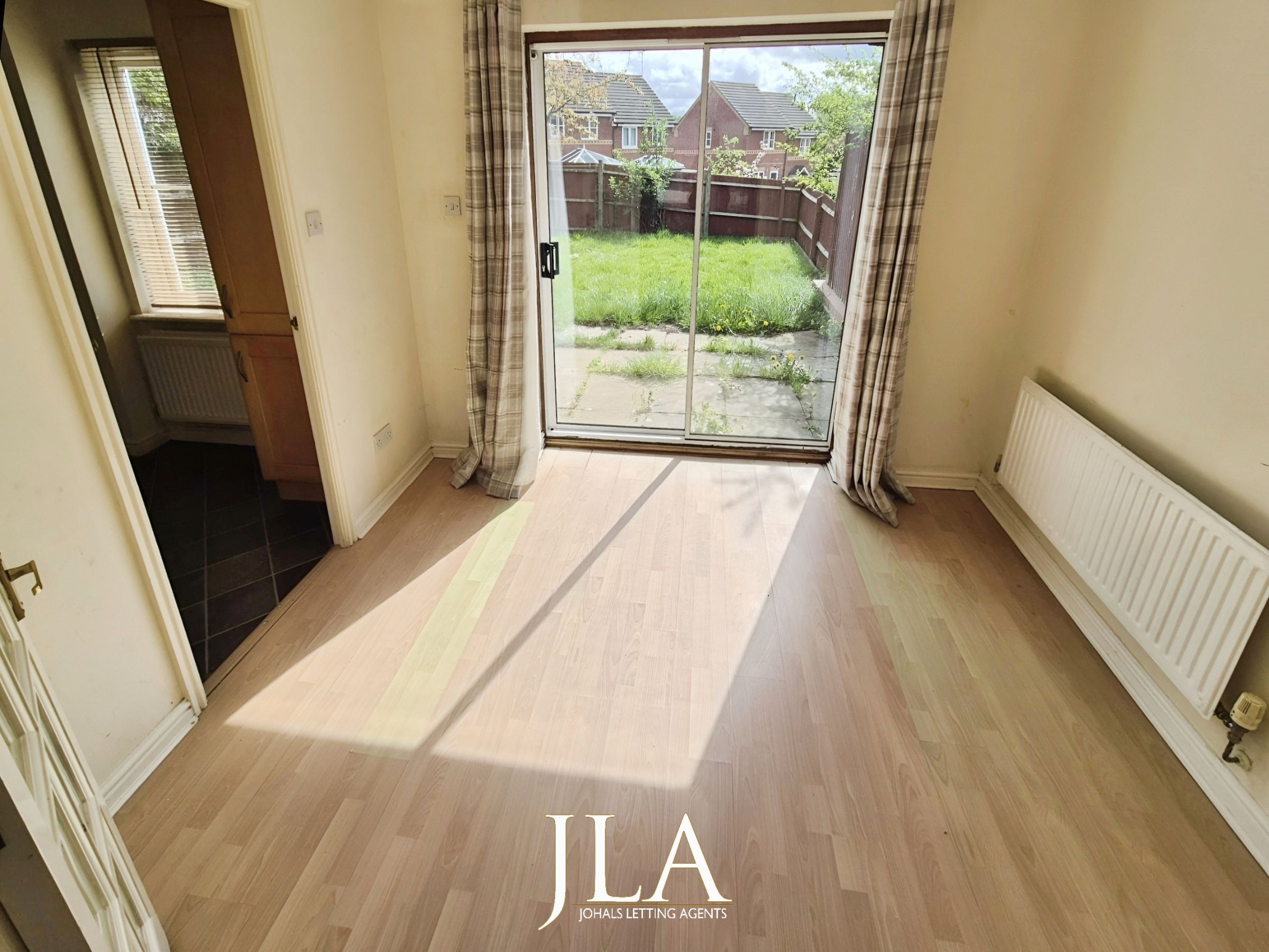 4 bed detached house to rent in Foxon Way, Leicester 3