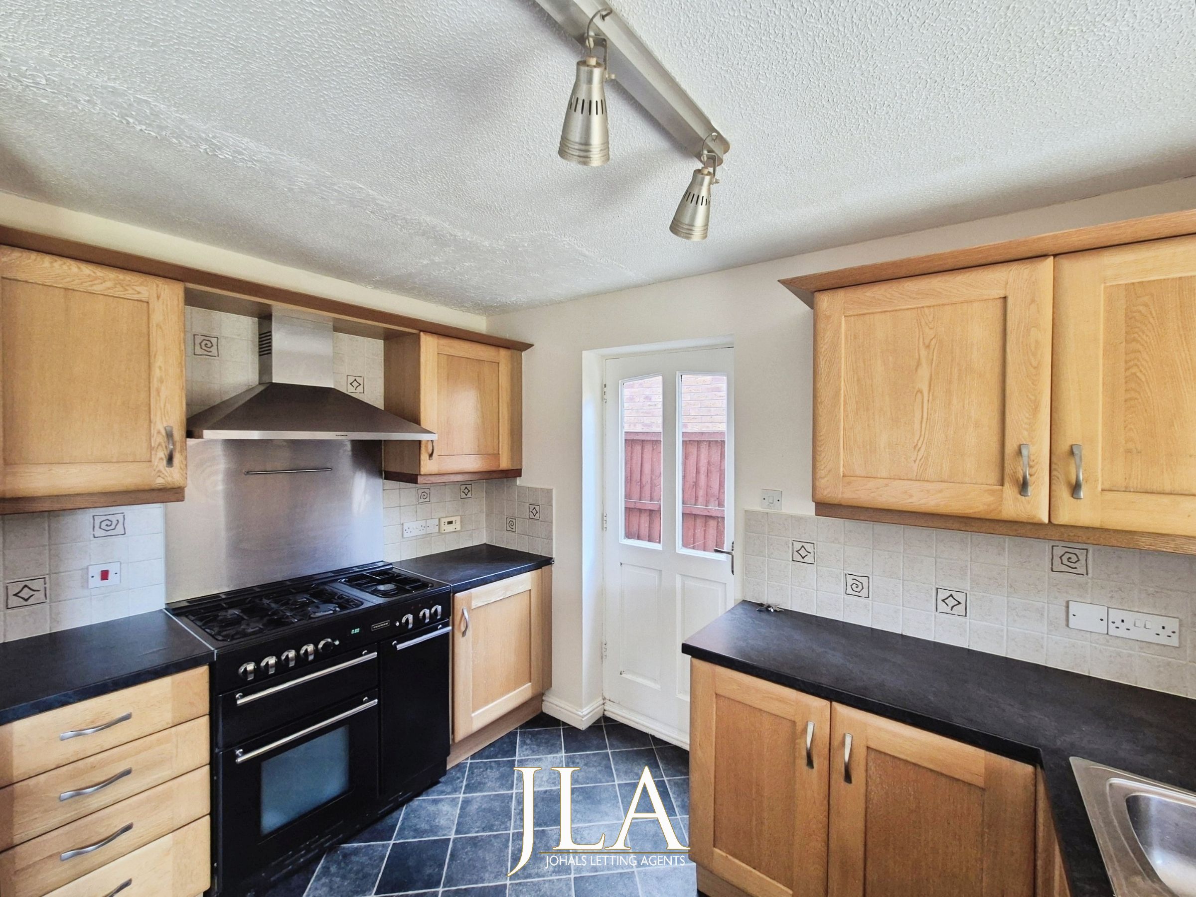4 bed detached house to rent in Foxon Way, Leicester  - Property Image 6