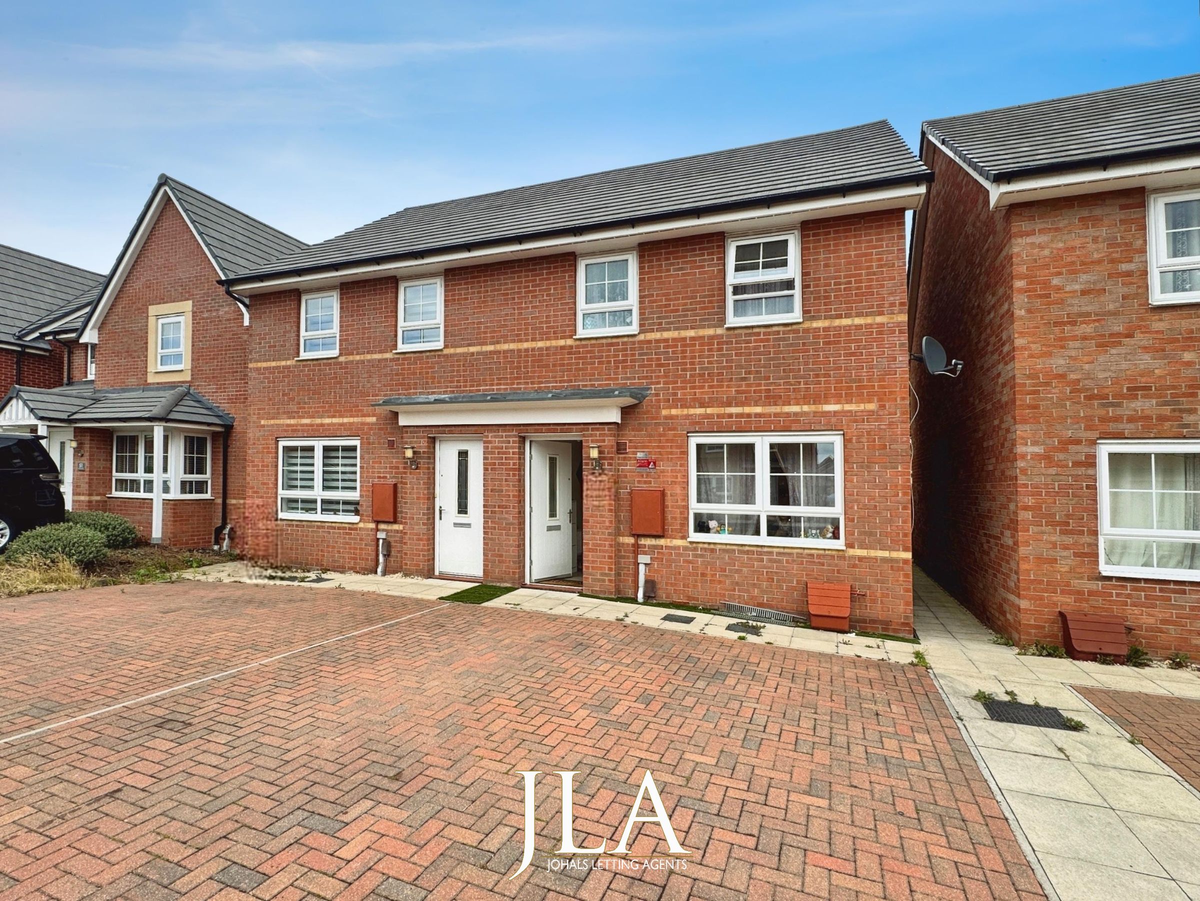 3 bed detached house to rent in Broomfield Crescent, Leicester, LE4 