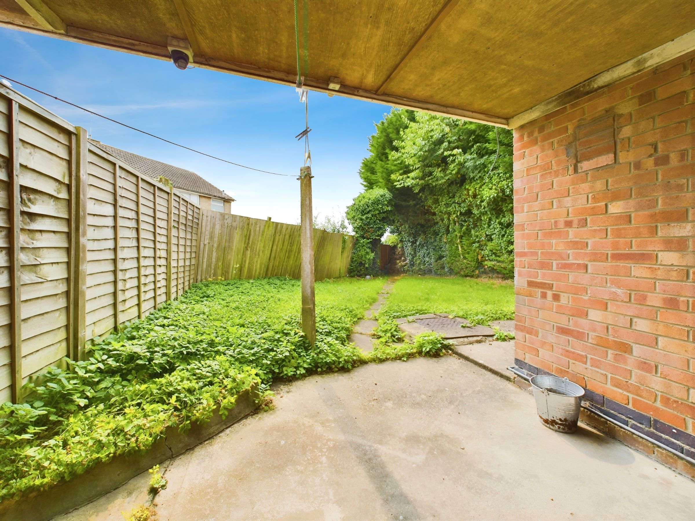 3 bed semi-detached house to rent in Uplands Road, Leicester 17