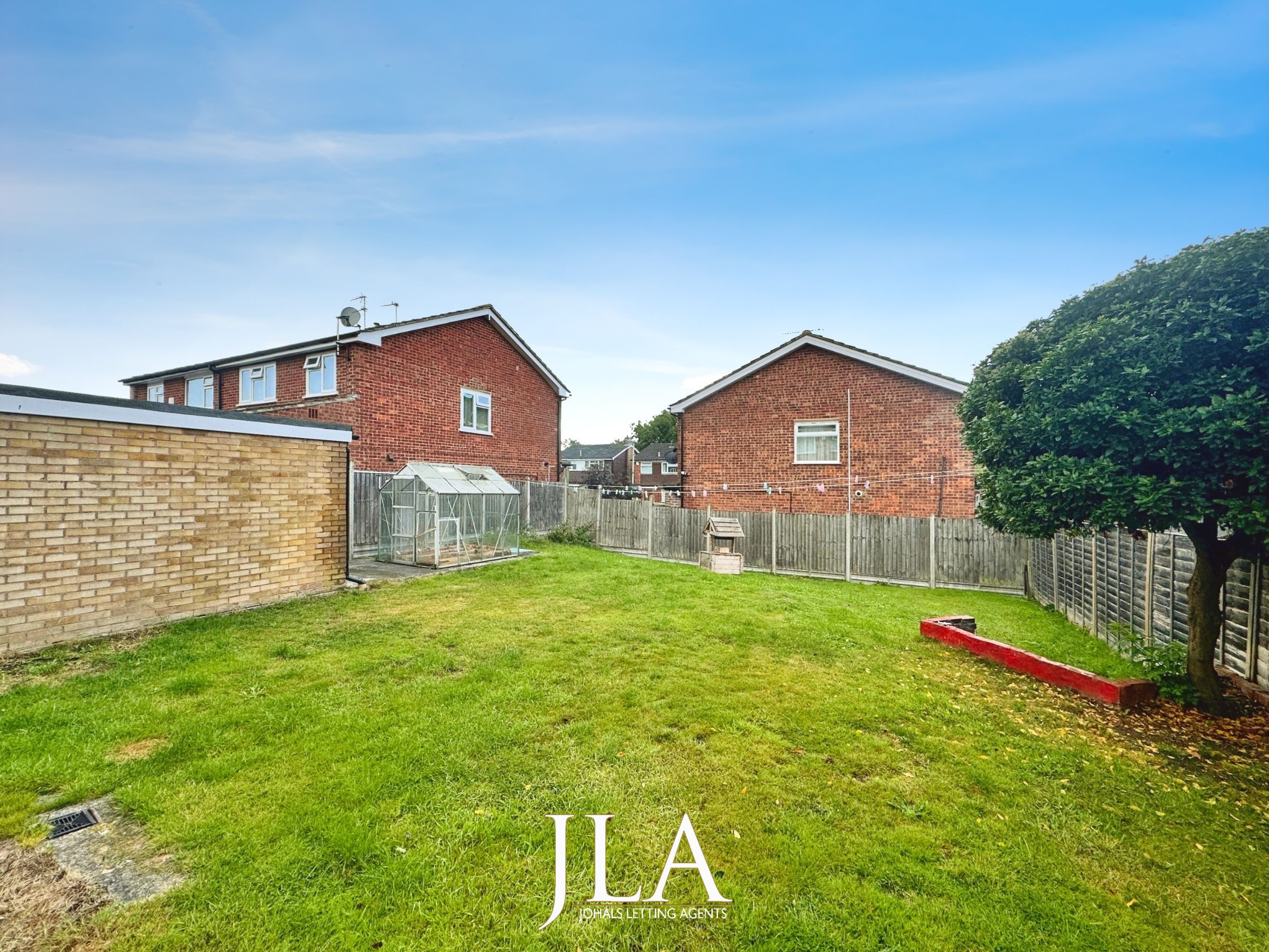 3 bed detached house to rent in Park Rise, Leicester 12