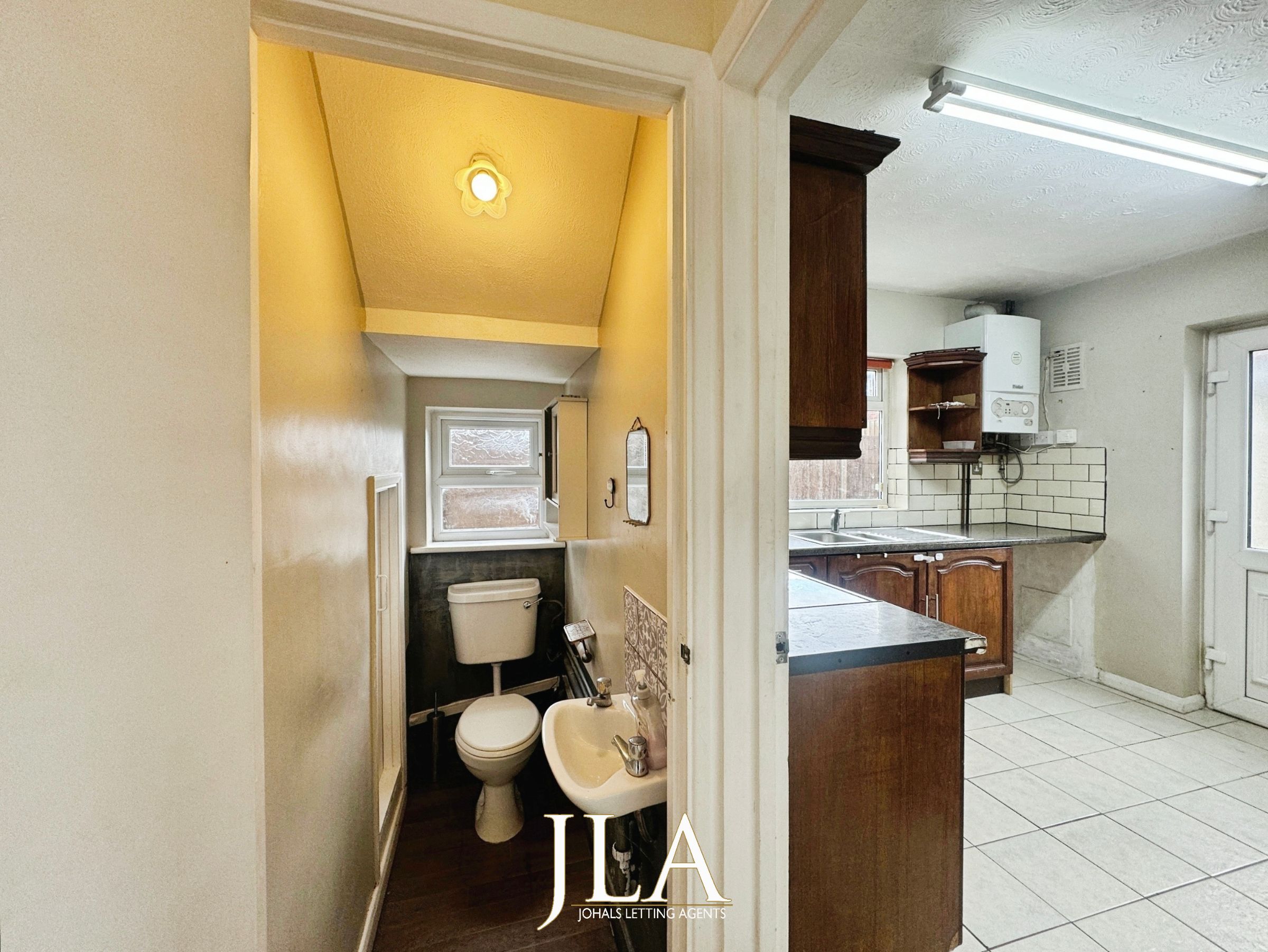 3 bed detached house to rent in Park Rise, Leicester  - Property Image 7