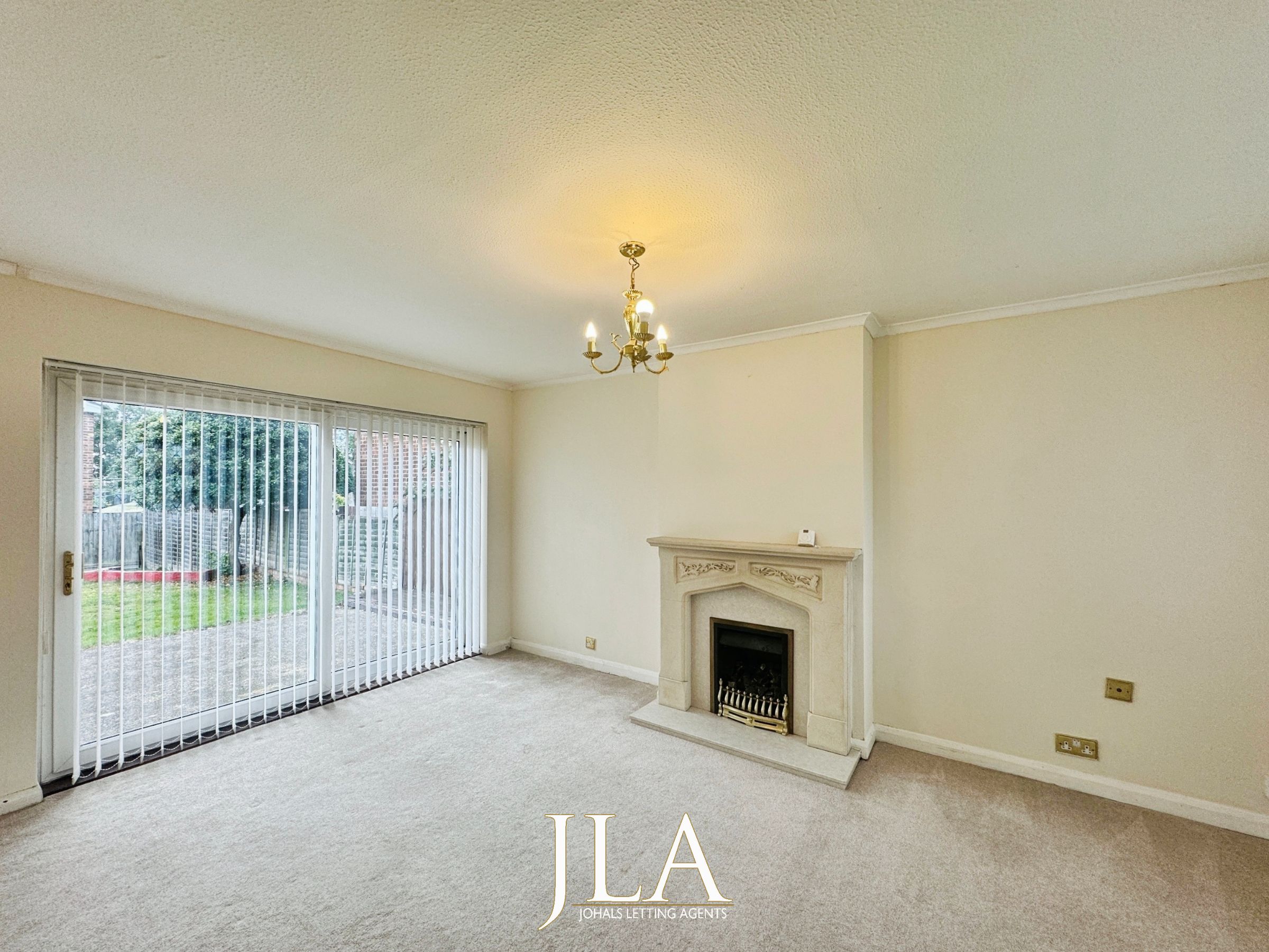 3 bed detached house to rent in Park Rise, Leicester  - Property Image 2