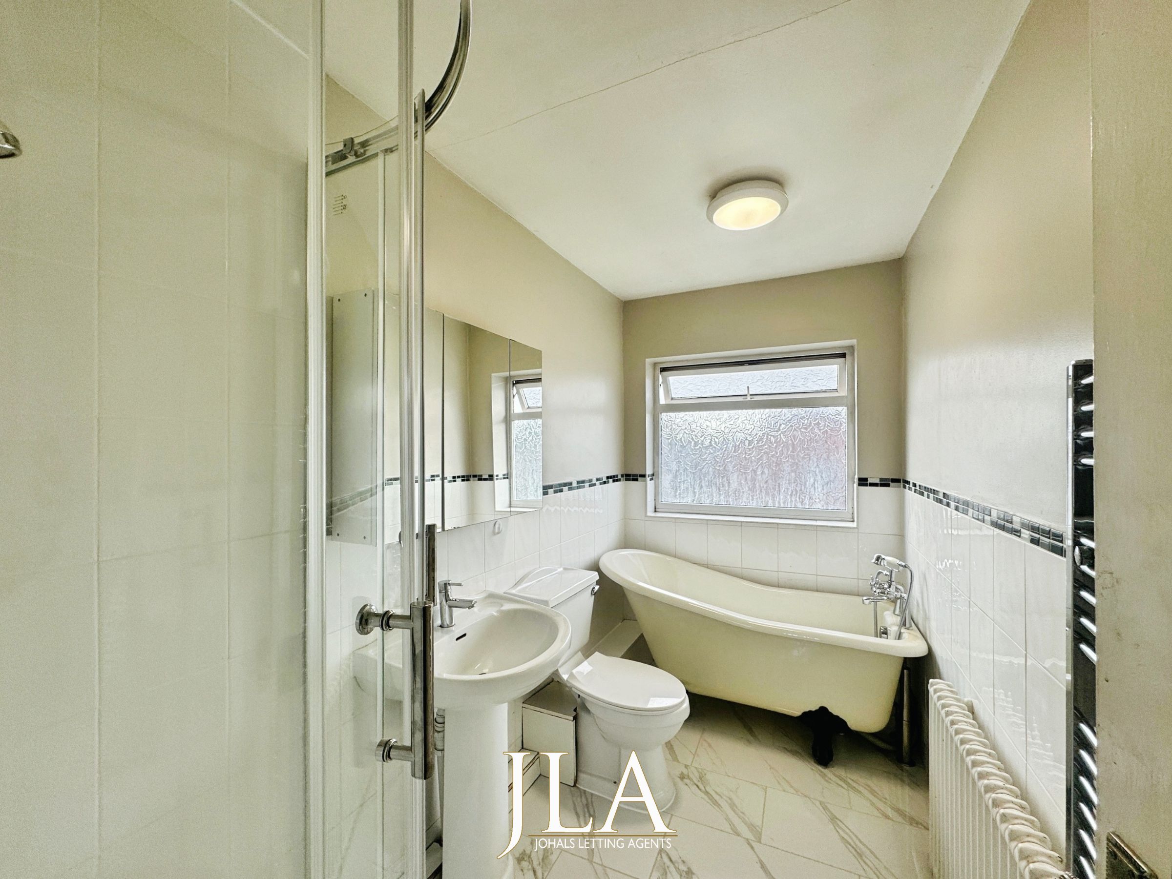 3 bed detached house to rent in Park Rise, Leicester  - Property Image 11
