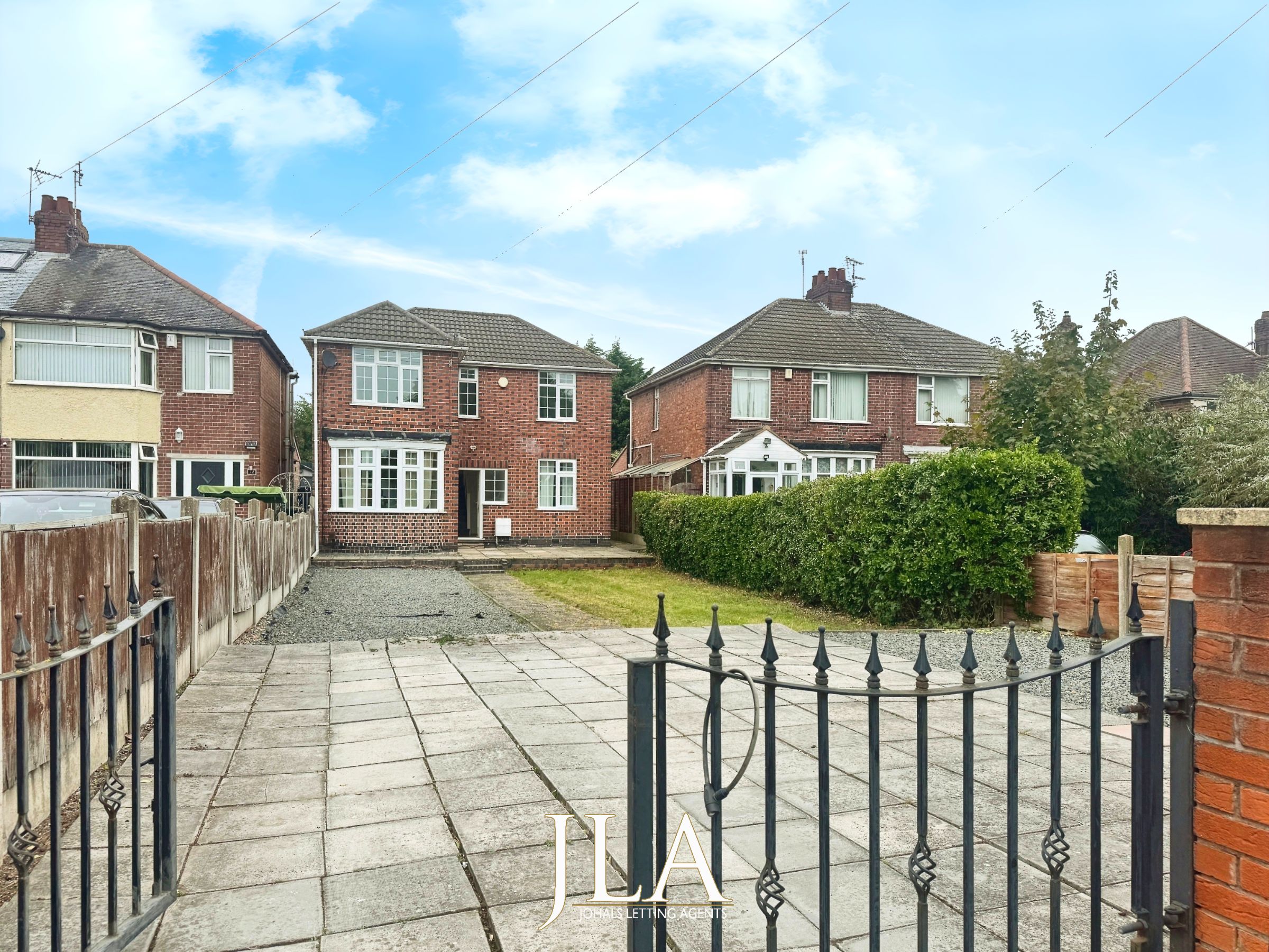 3 bed detached house to rent in Corporation Road, Leicester  - Property Image 1