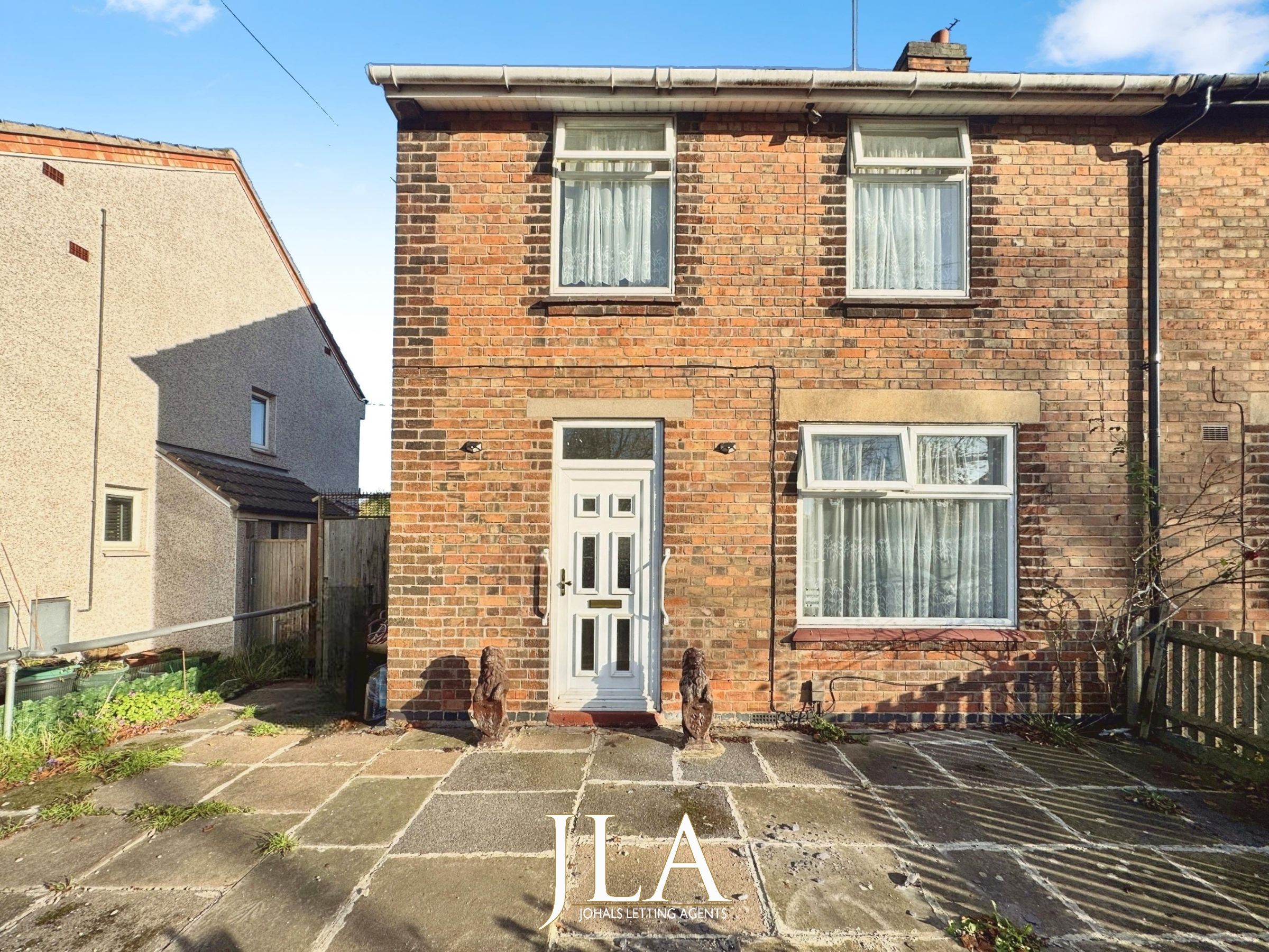 3 bed semi-detached house to rent in Saffron Lane, Leicester 0