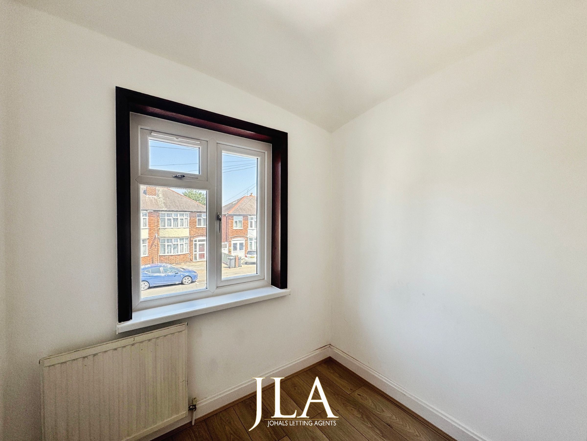 3 bed semi-detached house to rent in Checketts Road, Leicester 14