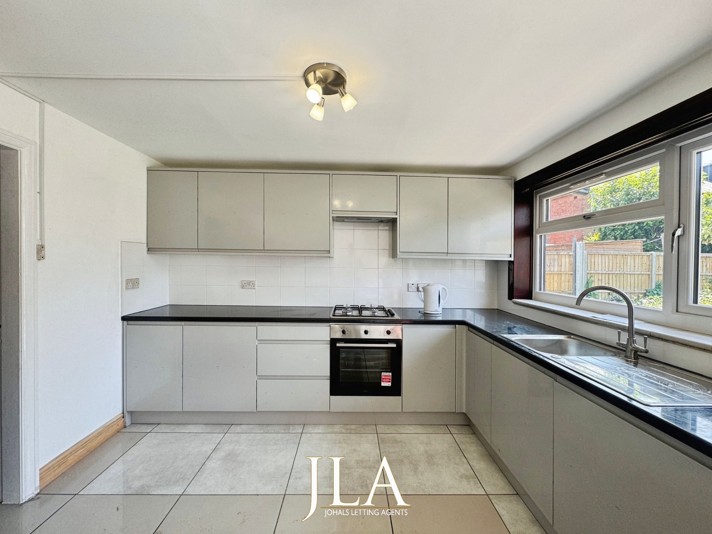 3 bed semi-detached house to rent in Checketts Road, Leicester  - Property Image 2