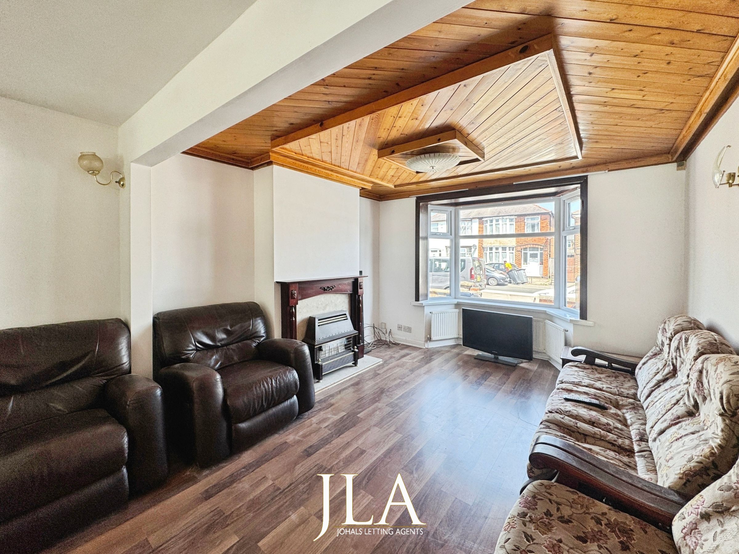 3 bed semi-detached house to rent in Checketts Road, Leicester  - Property Image 3