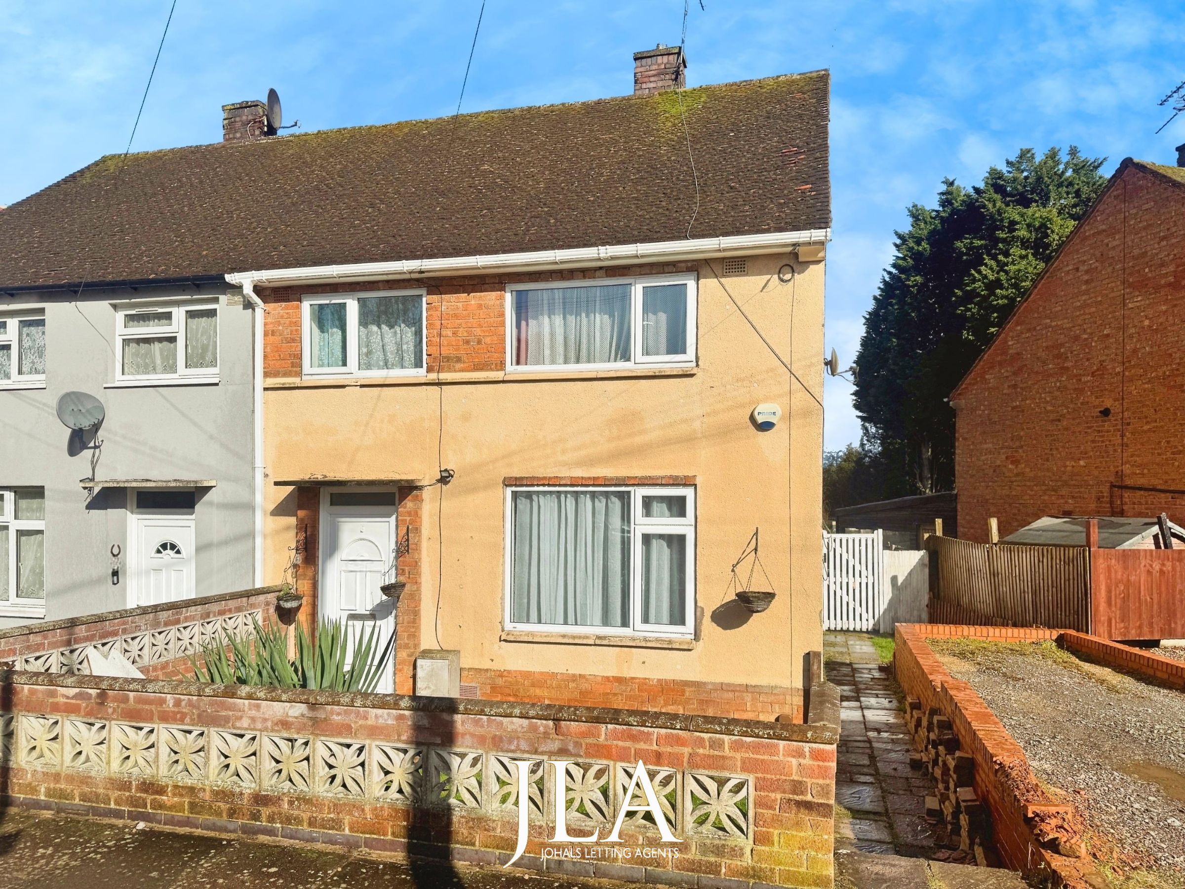 3 bed semi-detached house to rent in Perkyn Road, Leicester  - Property Image 1