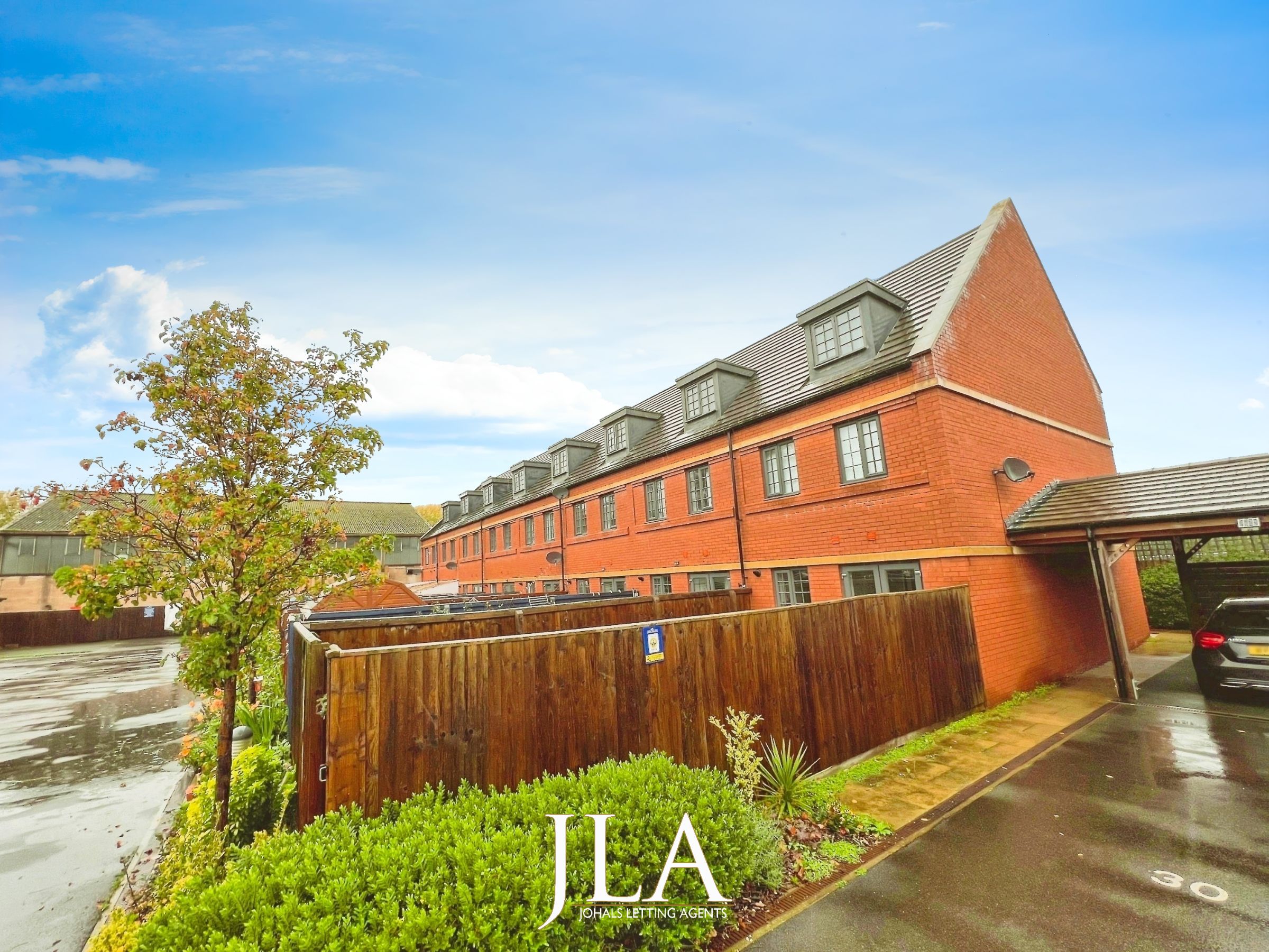 3 bed terraced house to rent in Wolsey Island Way, Leicester  - Property Image 1