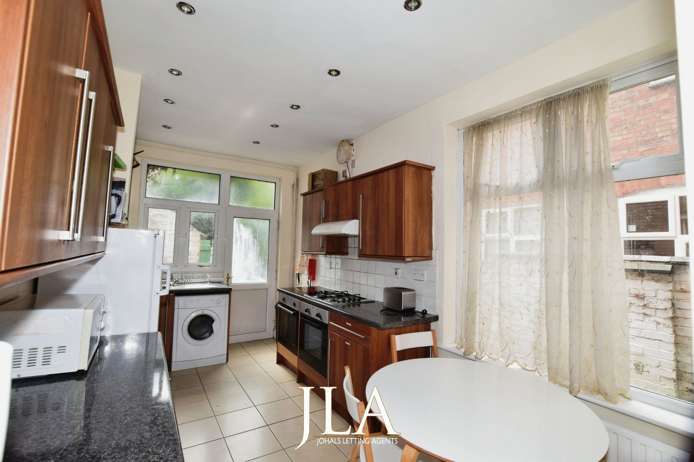 7 bed terraced house to rent in Chaucer Street, Leicester  - Property Image 5