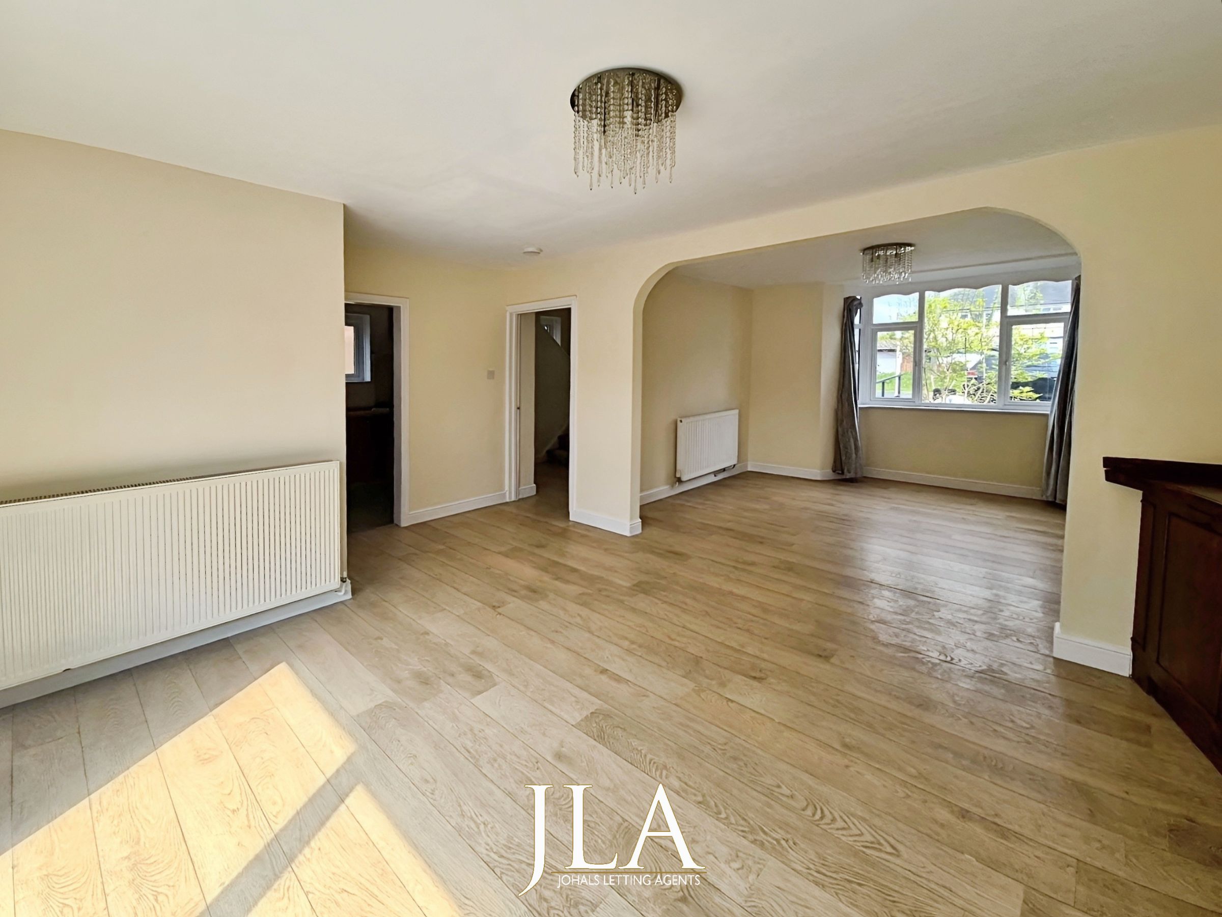 4 bed semi-detached house to rent in Aylestone Lane, Wigston 2