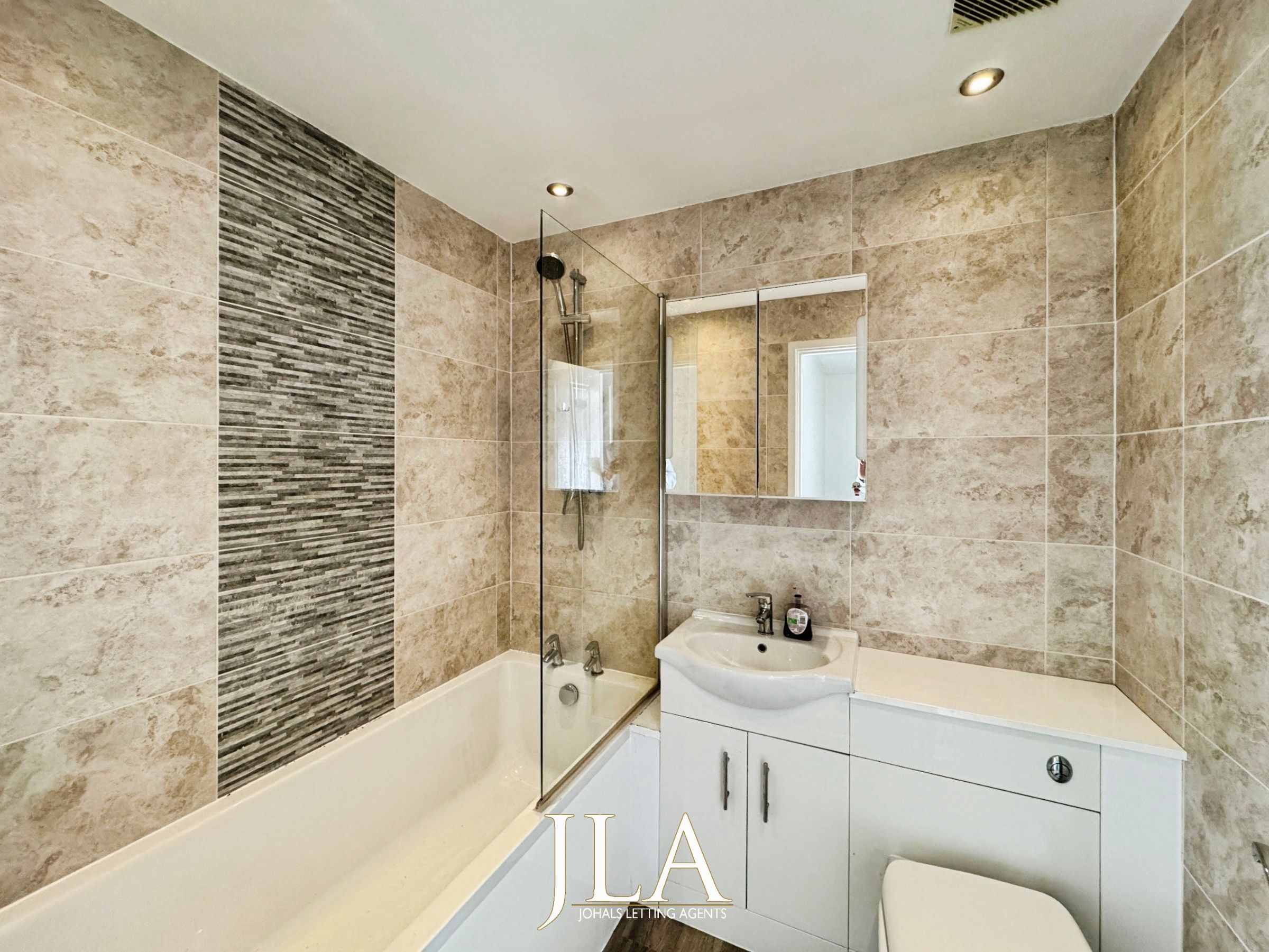 3 bed semi-detached house to rent in Taverners Road, Leicester  - Property Image 8